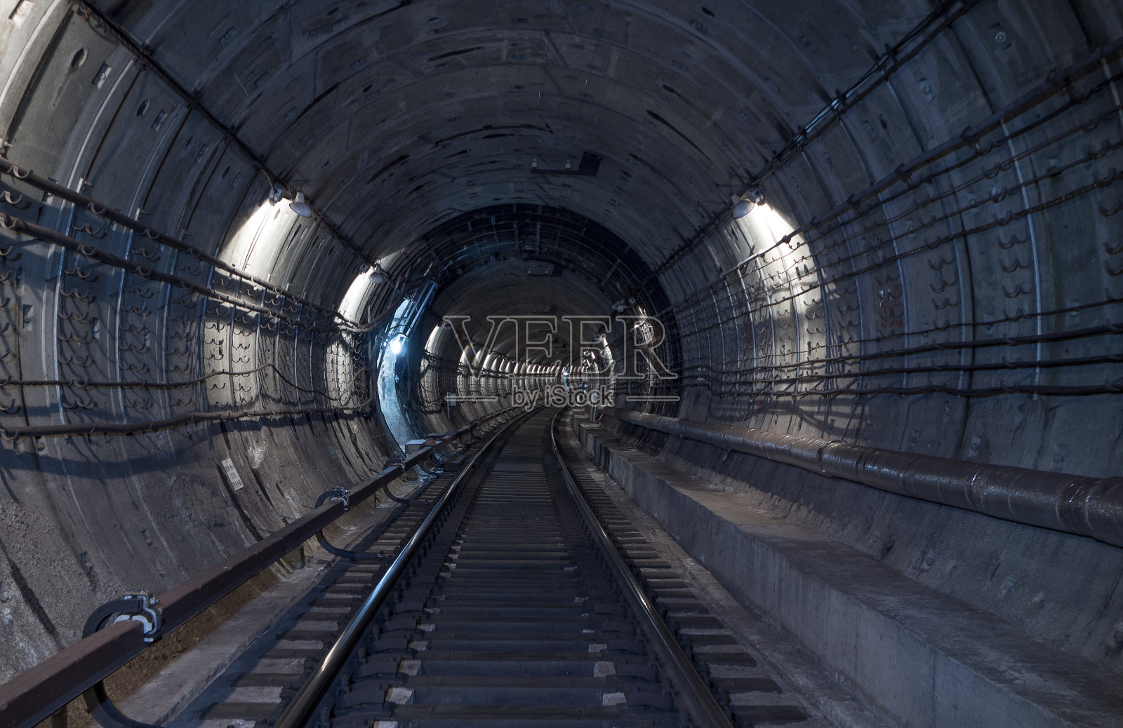 地下隧道。工业照片摄影图片