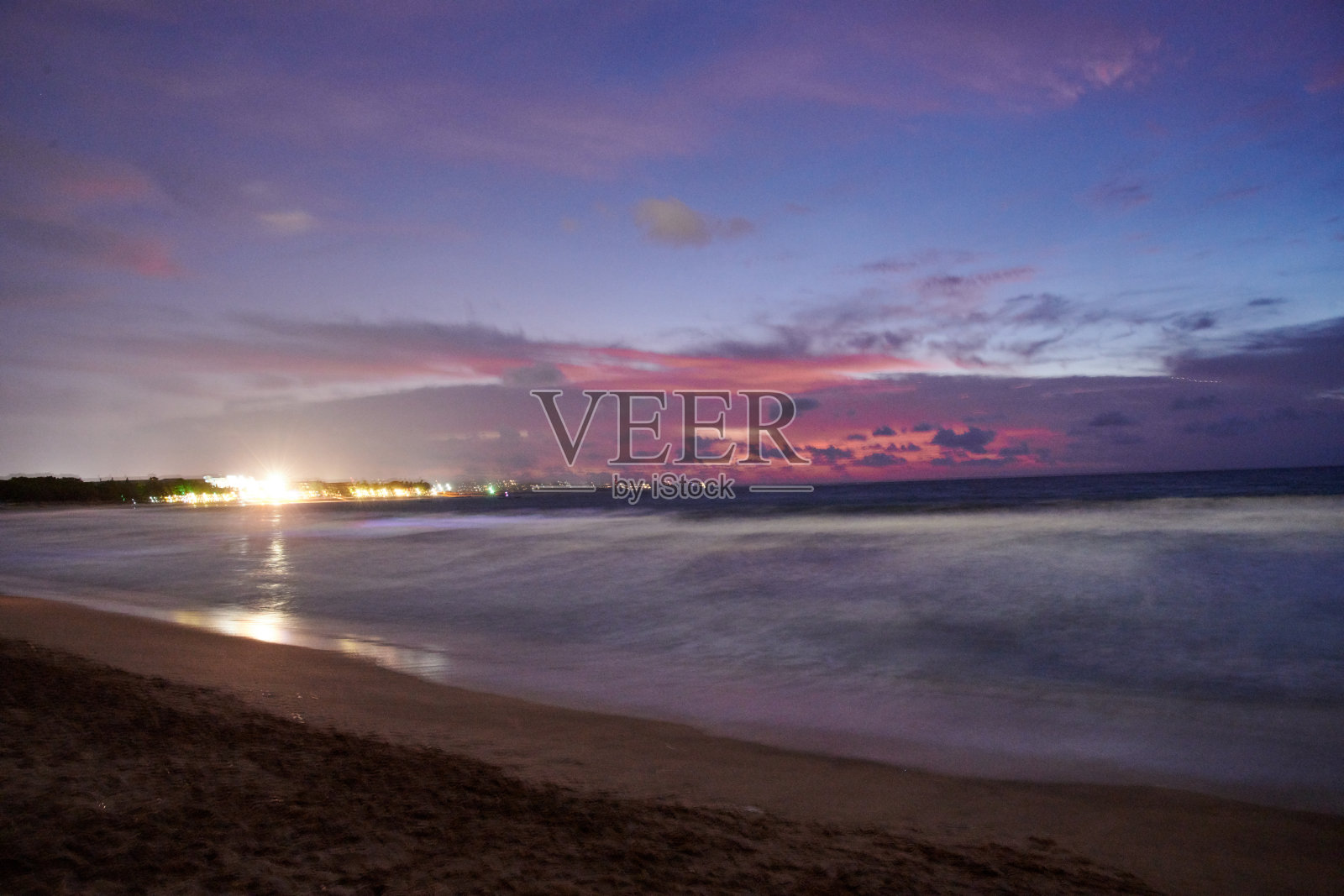 黄昏后的海滩照片摄影图片