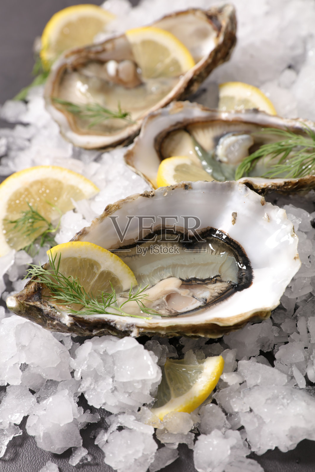 牡蛎和柠檬照片摄影图片