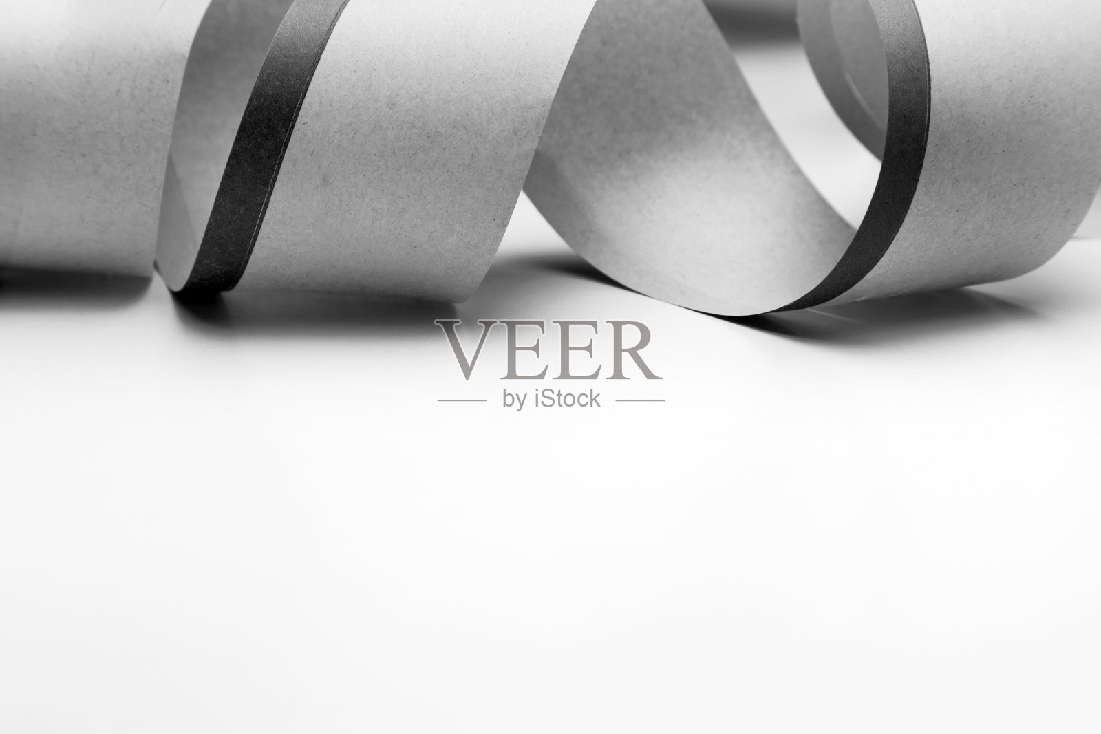 彩带派对，黑白的照片摄影图片