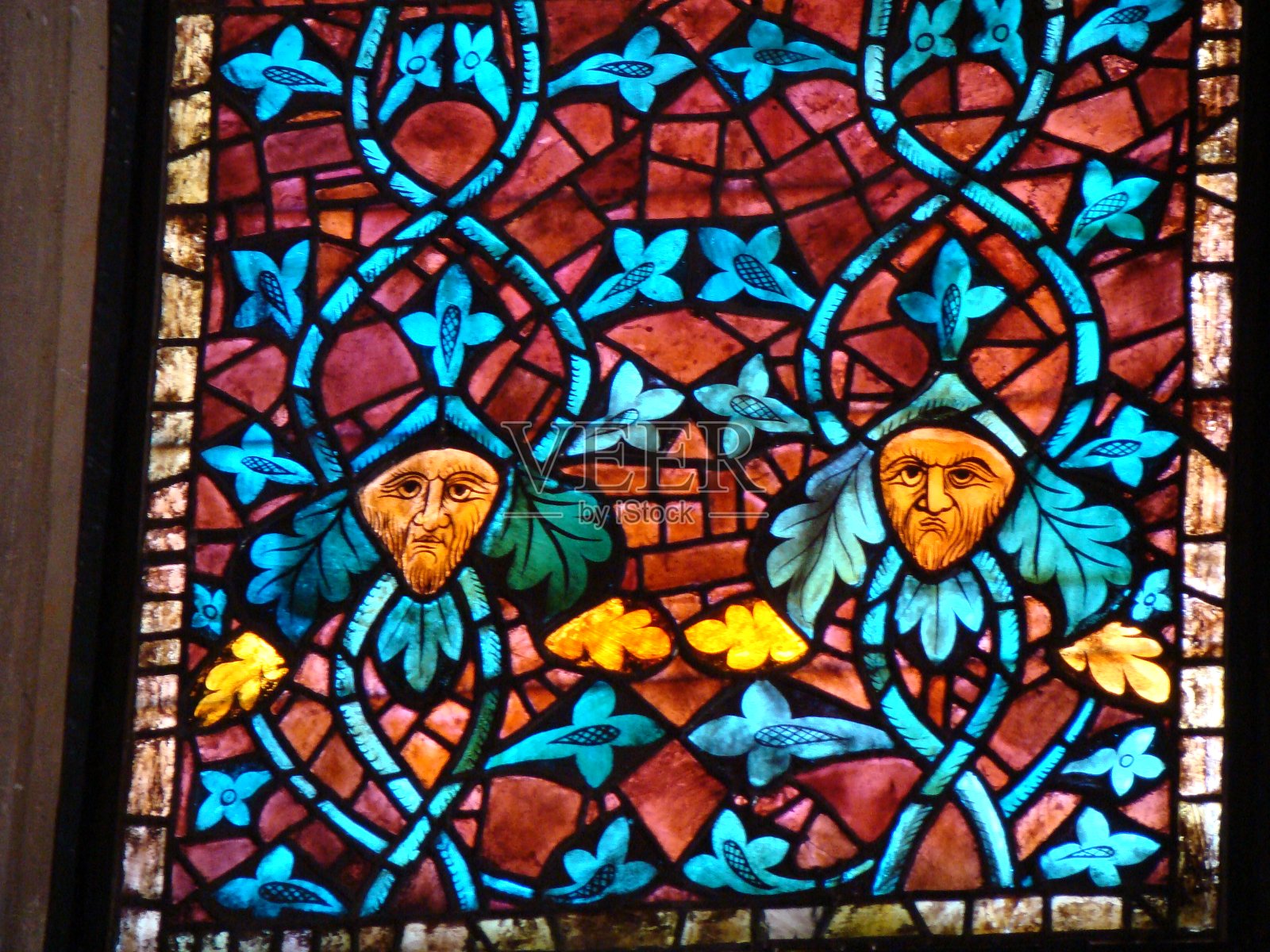 利昂大教堂彩色玻璃窗的细节照片摄影图片