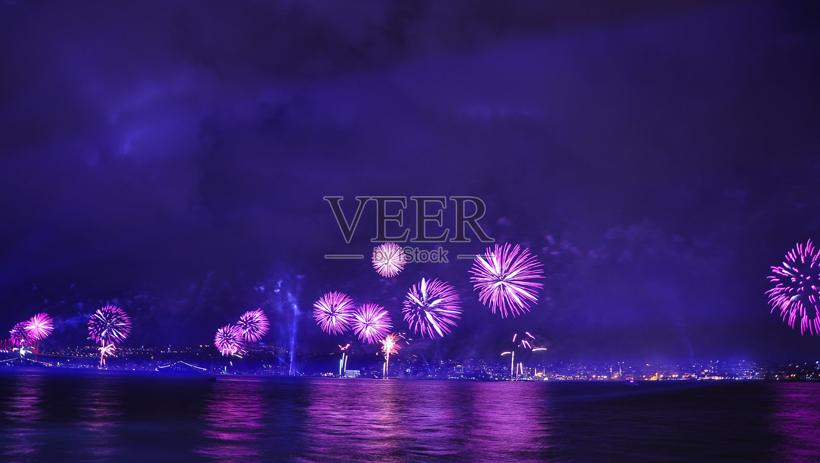 新年快乐，城市快乐照片摄影图片