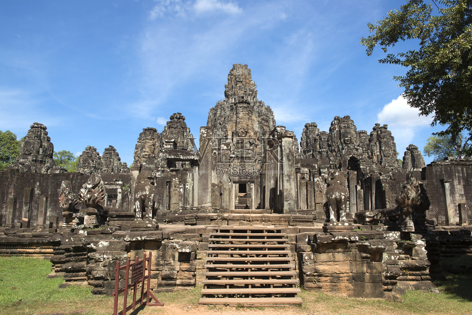 巴戎寺的面孔照片摄影图片