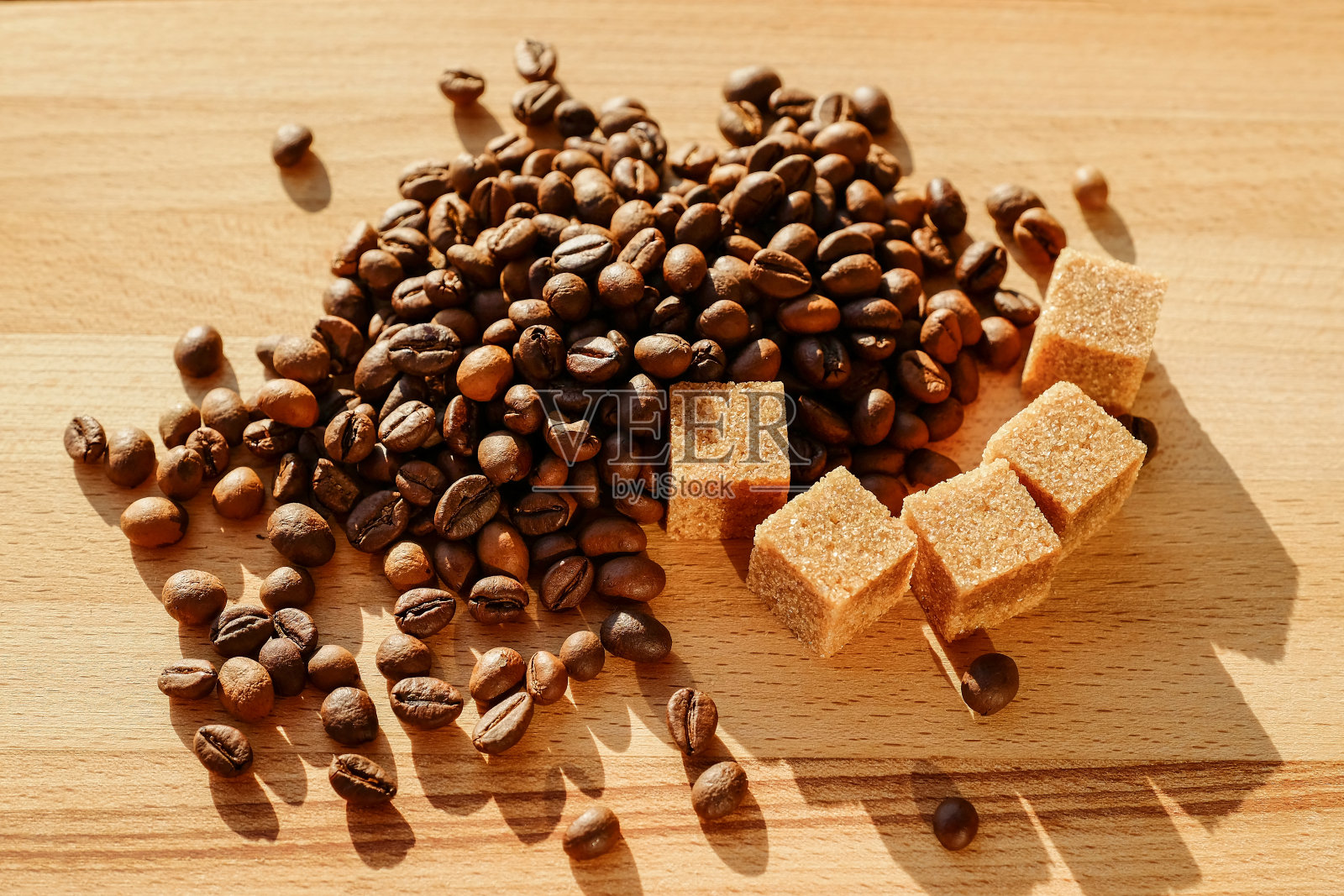 咖啡在垃圾木背景上照片摄影图片