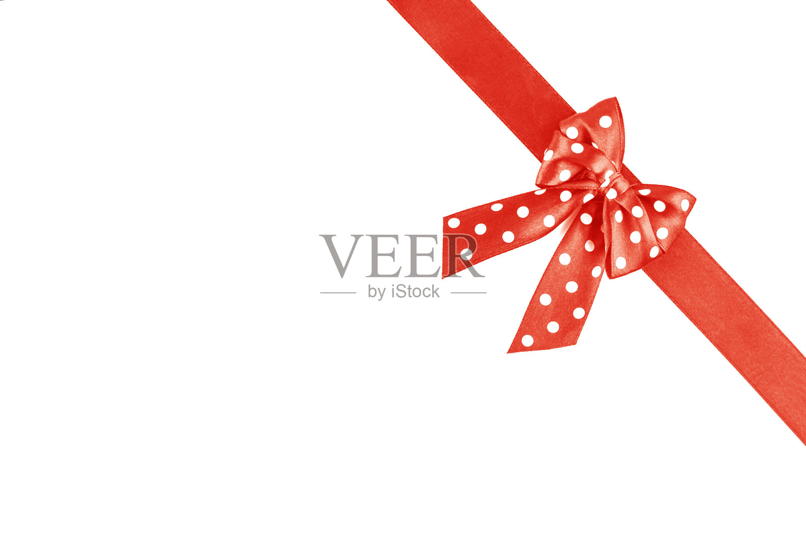 闪亮的珊瑚丝带在白色的背景。照片摄影图片