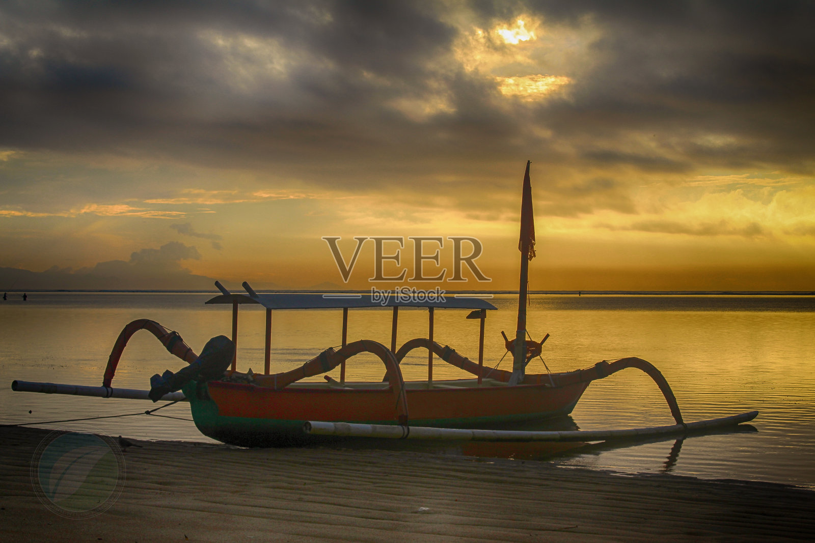 日出在海滩照片摄影图片