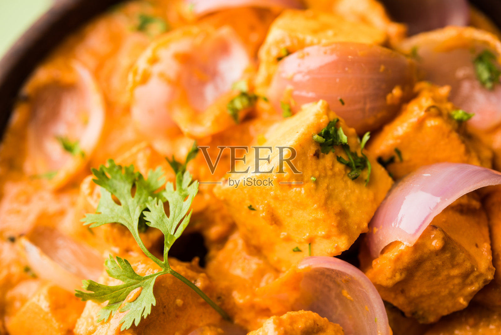 Pyaza奶酪是一种受欢迎的旁遮普素食食谱，使用的是在肉汁中加入大量的白软干酪和洋葱照片摄影图片