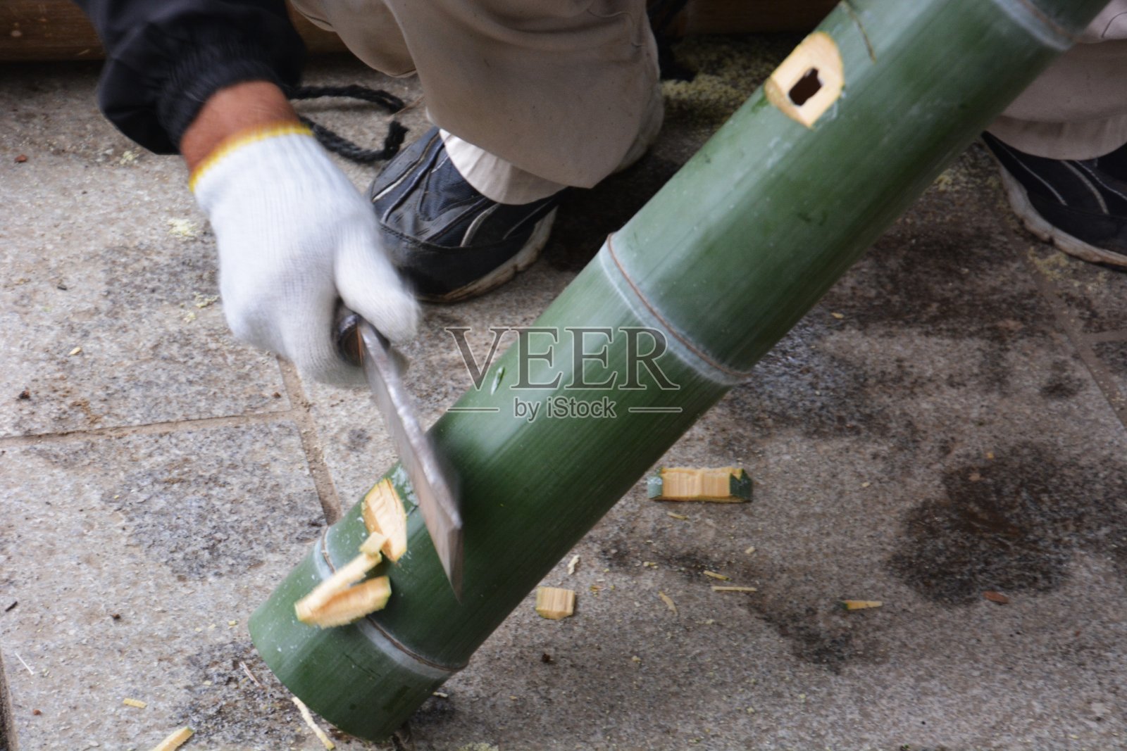 用竹子制作钢包架的工艺照片摄影图片