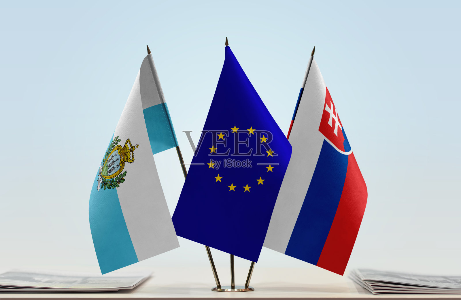 圣马力诺、欧盟和斯洛伐克的国旗照片摄影图片