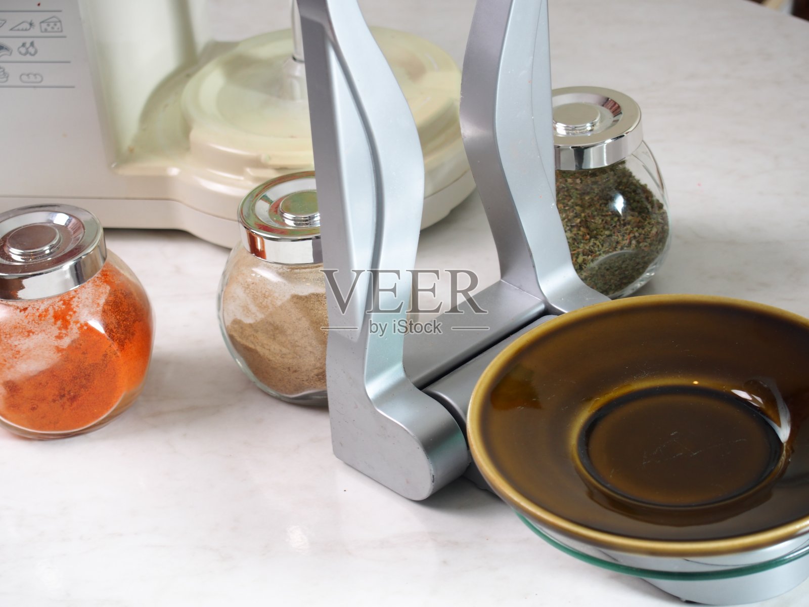 带托盘的厨房秤照片摄影图片