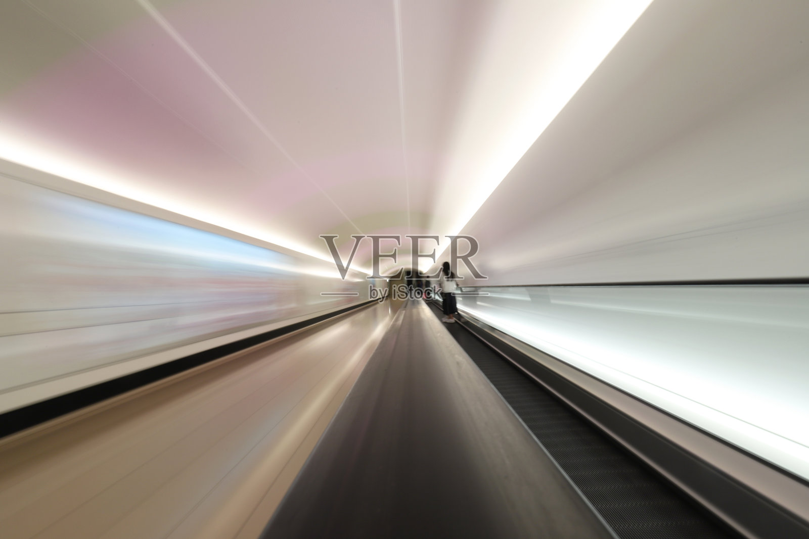 隧道灯的移动短处照片摄影图片