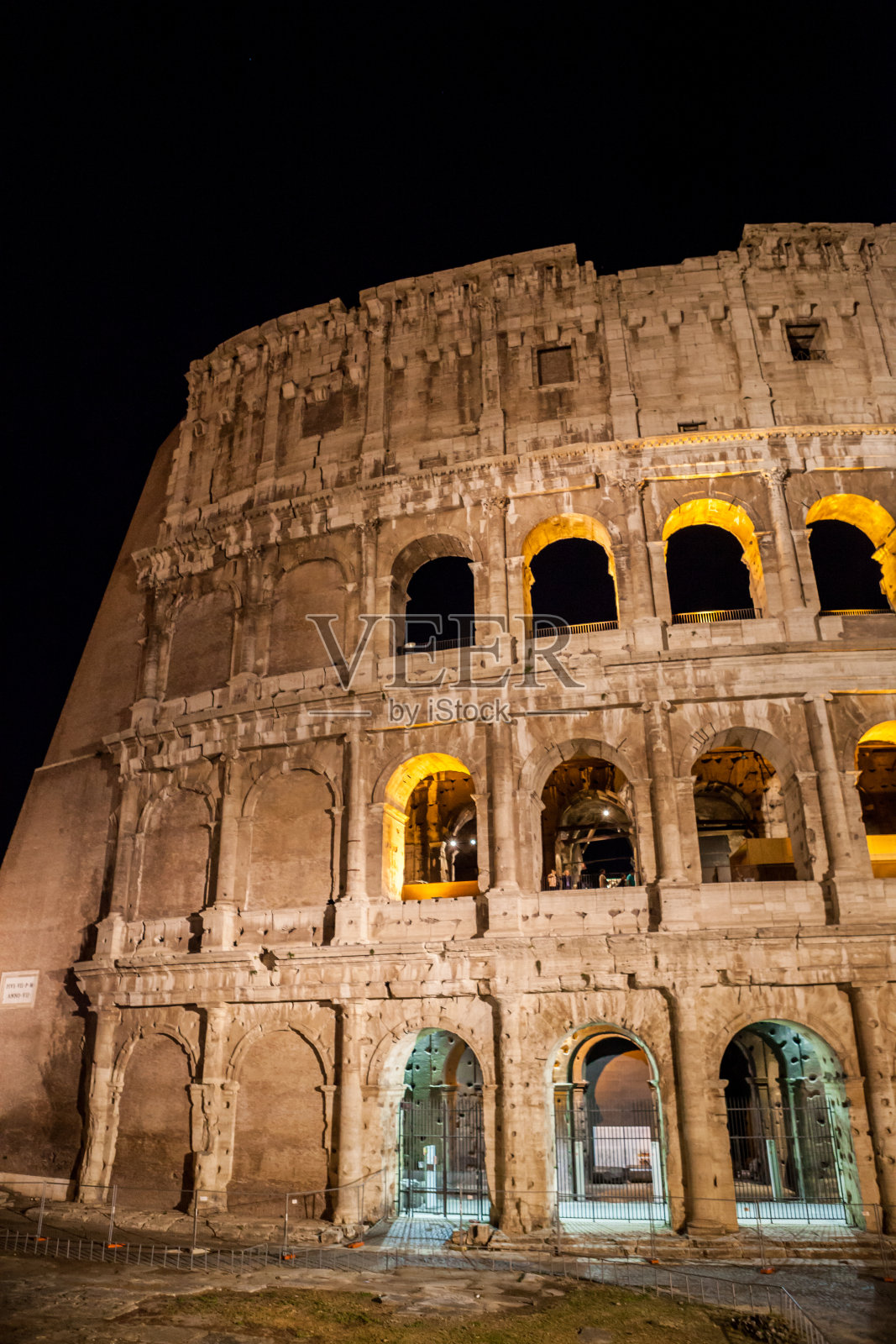 位于罗马历史中心的考古遗址，名为帝国广场，还有罗马斗兽场。罗马圆形大剧场。罗马,意大利。罗马圆形大剧场。罗马,意大利。罗马arcitecture。罗马最受欢迎的地标。照片摄影图片