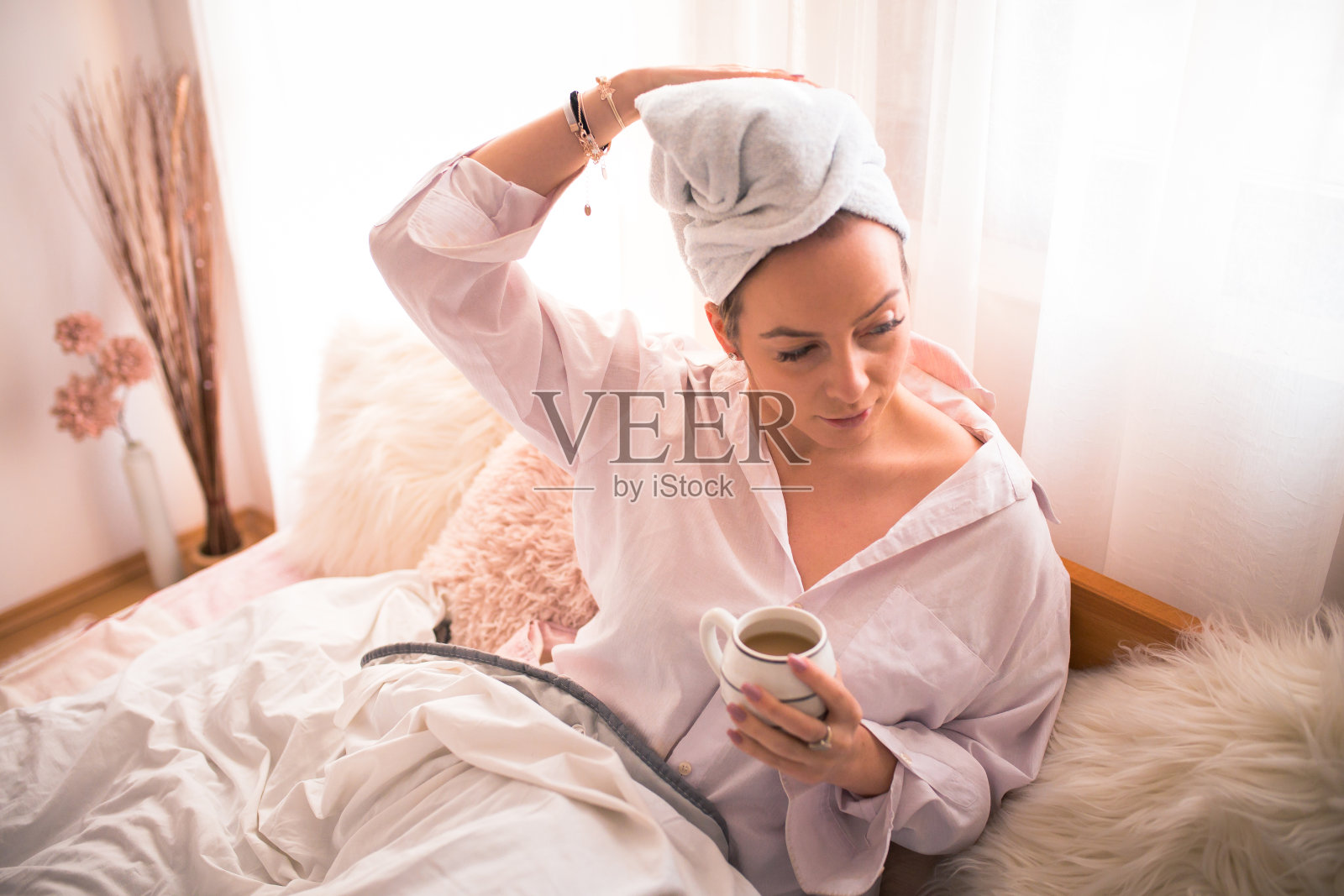 喝杯茶放松一下照片摄影图片