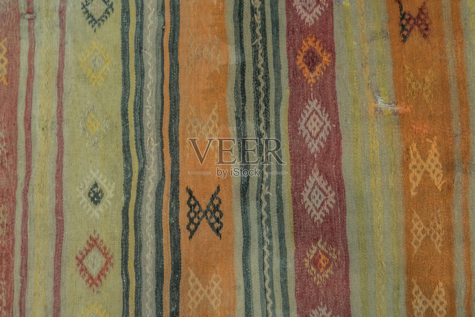 土耳其传统地毯店门口的旧地毯，Pamukkale照片摄影图片