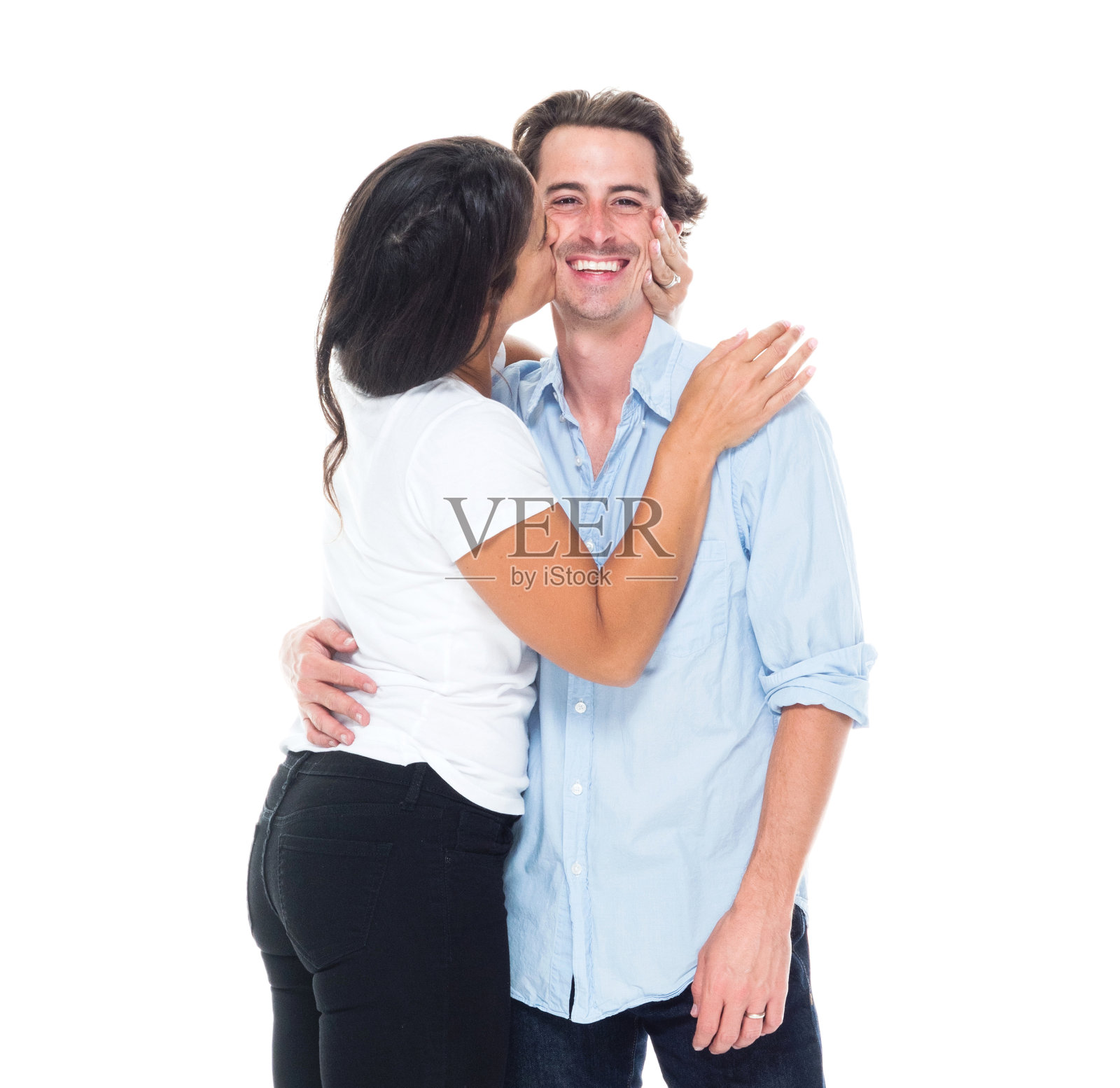 快乐的女友给了男友一个吻照片摄影图片