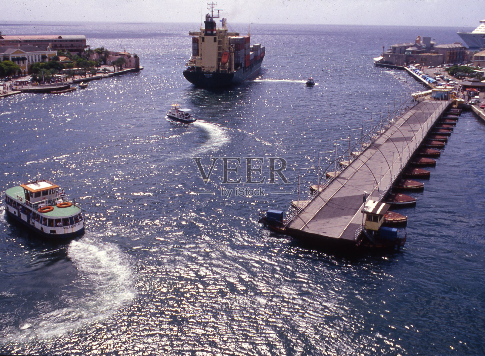 库拉索的艾玛女王桥照片摄影图片