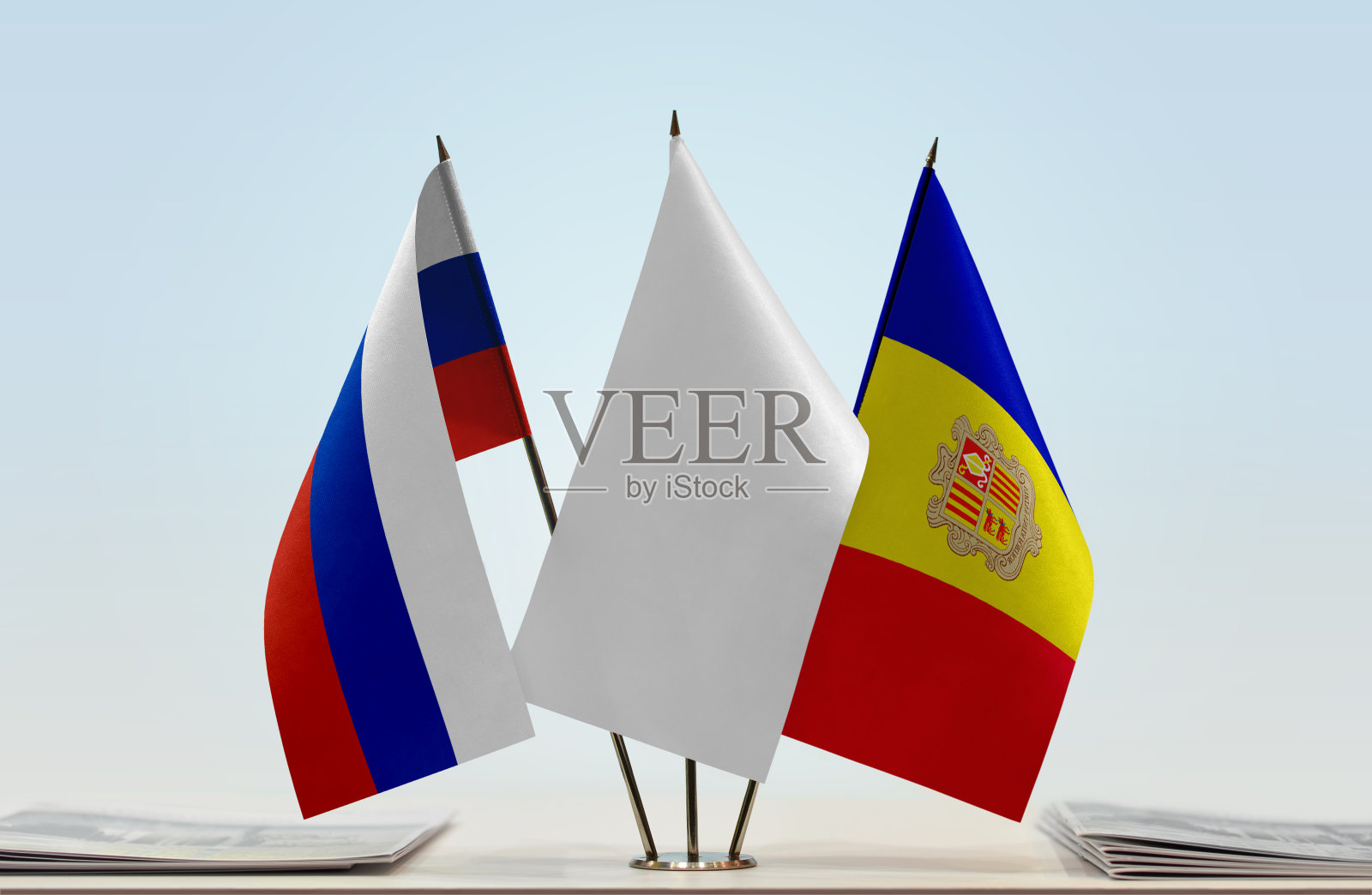 俄罗斯和安道尔的国旗照片摄影图片