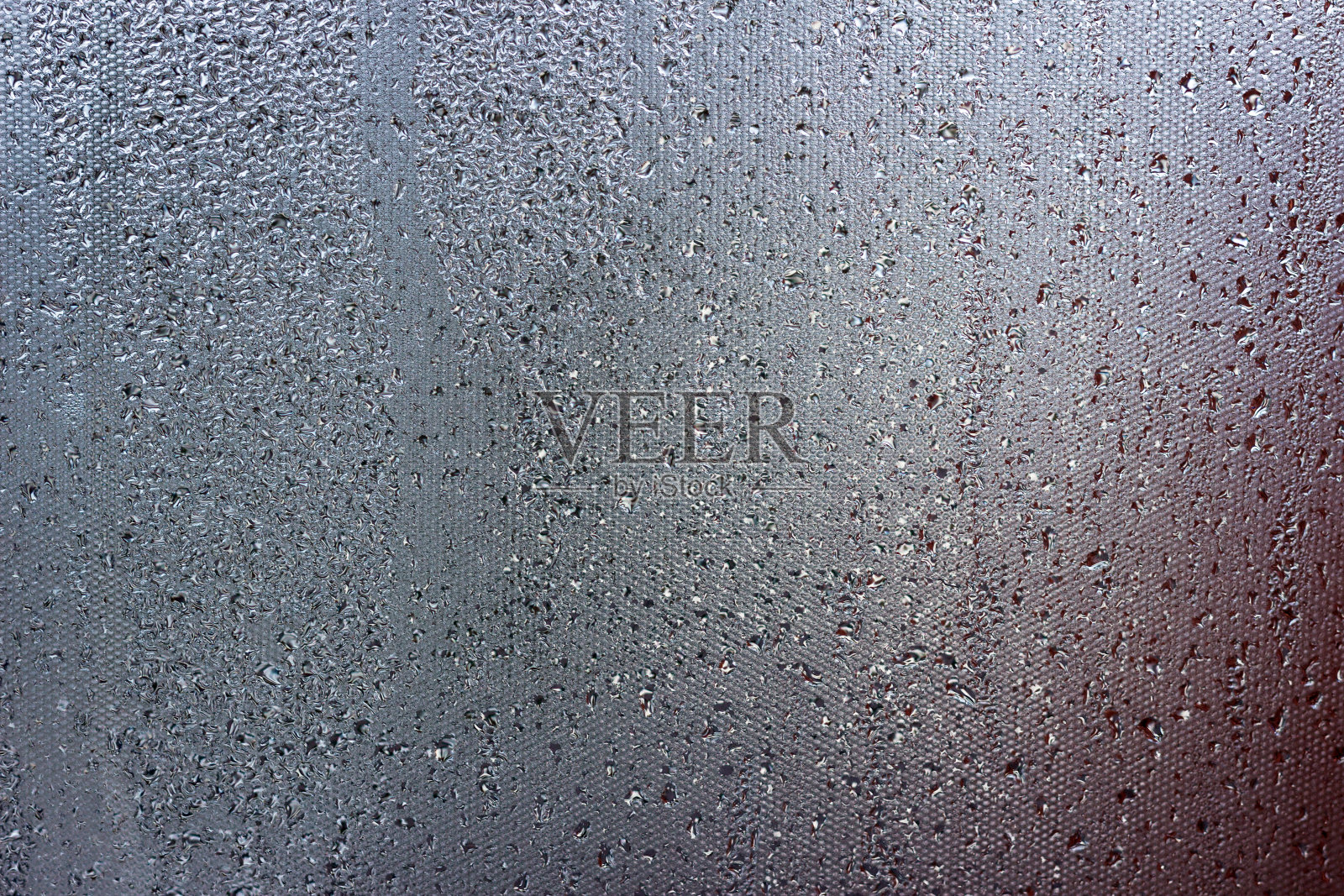水滴在窗玻璃上照片摄影图片