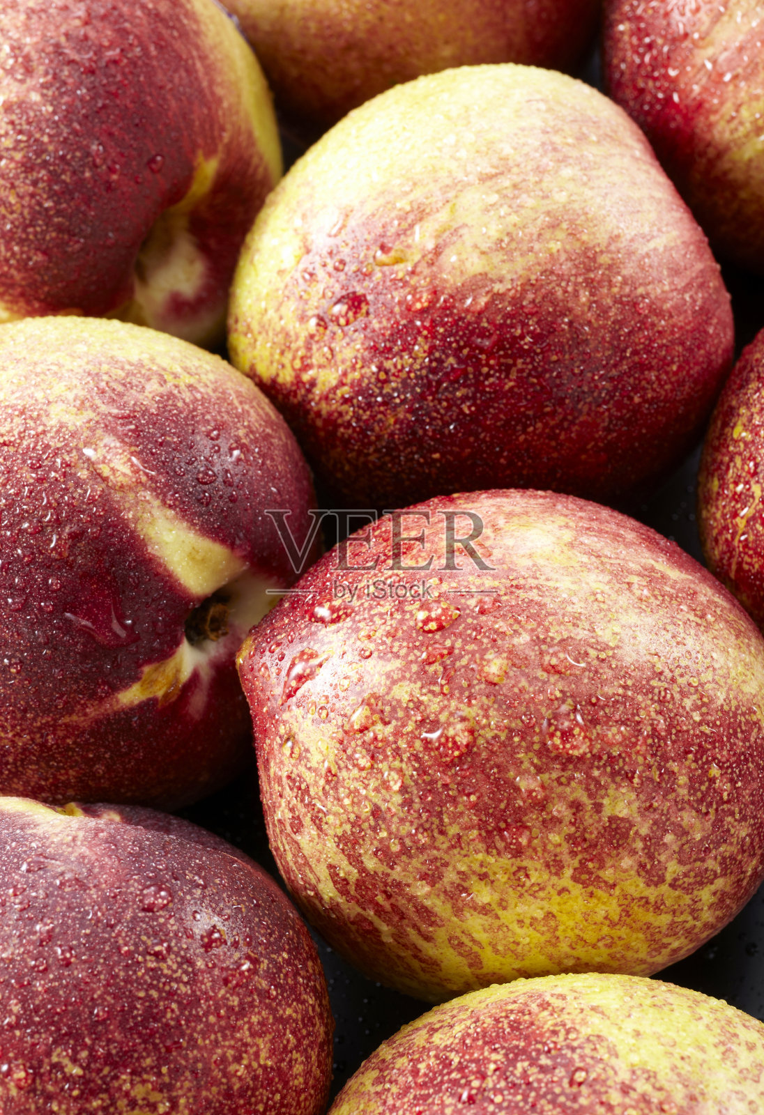 白底上的新鲜桃子照片摄影图片