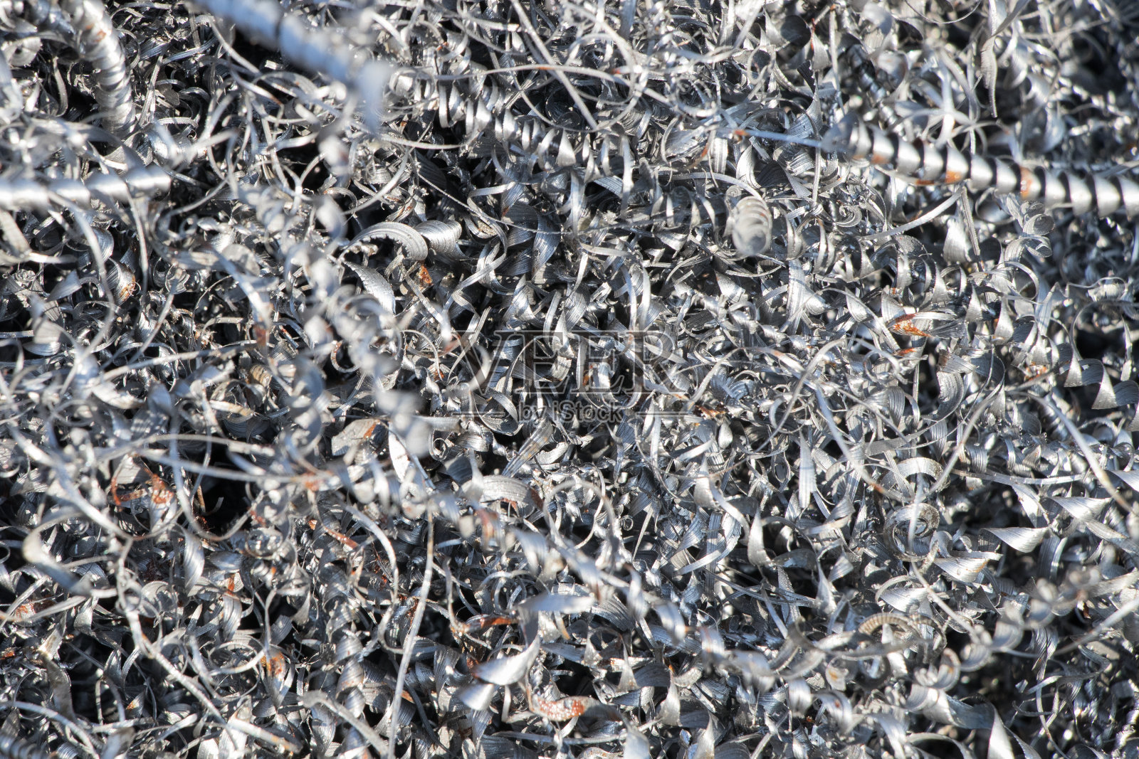 废车场有金属屑和钢丝棉照片摄影图片