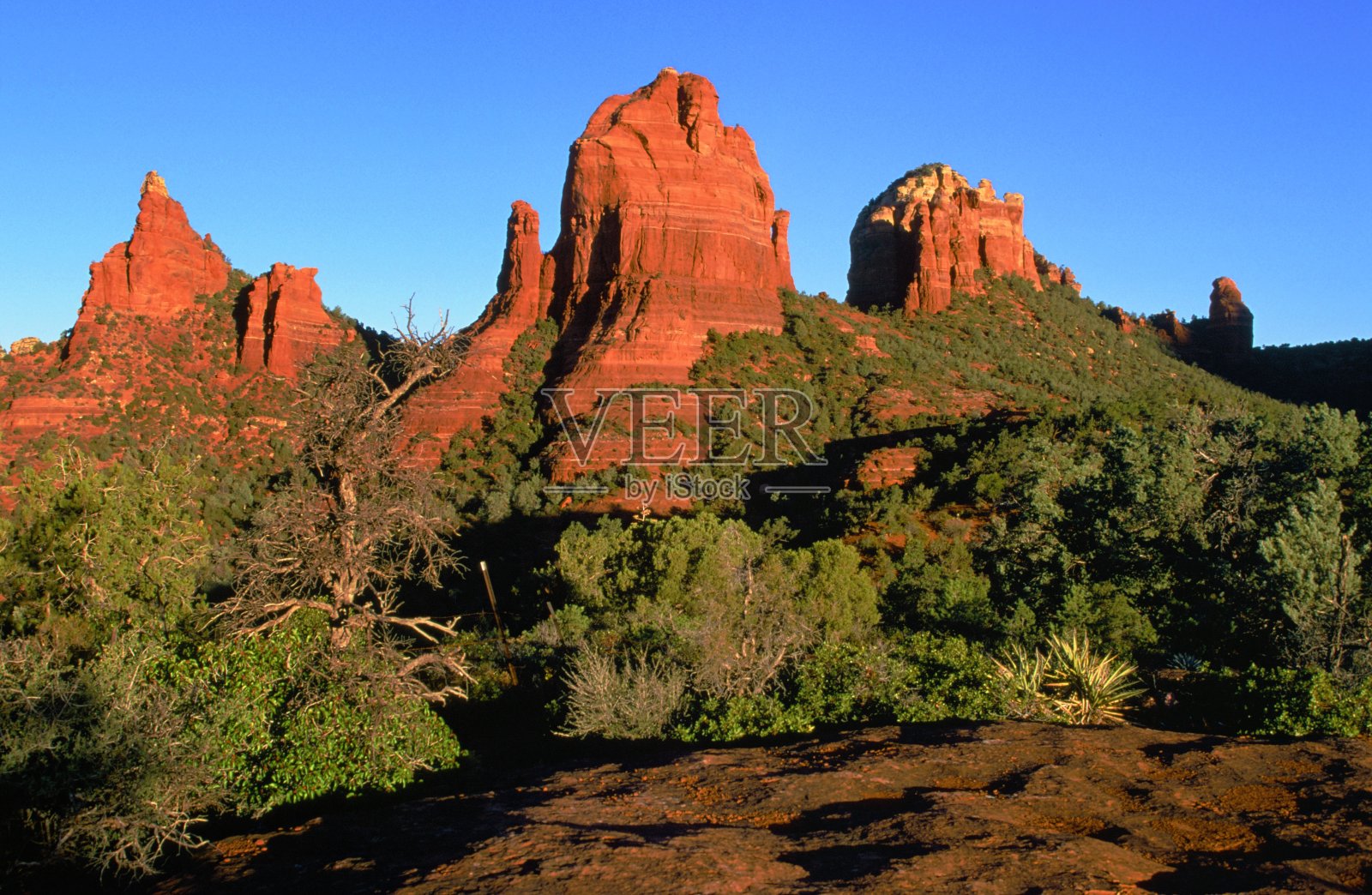 西波拉通过Mitten和尖塔在日出照片摄影图片