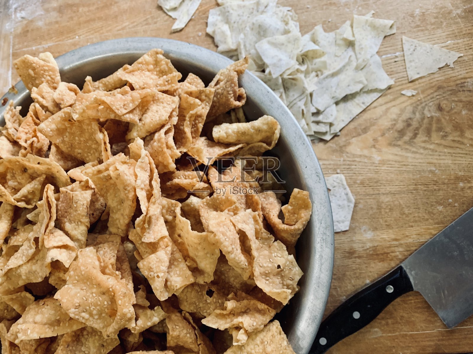 北京冬天著名的小吃——脆粉炸食品。意大利面，酥脆可口。照片摄影图片