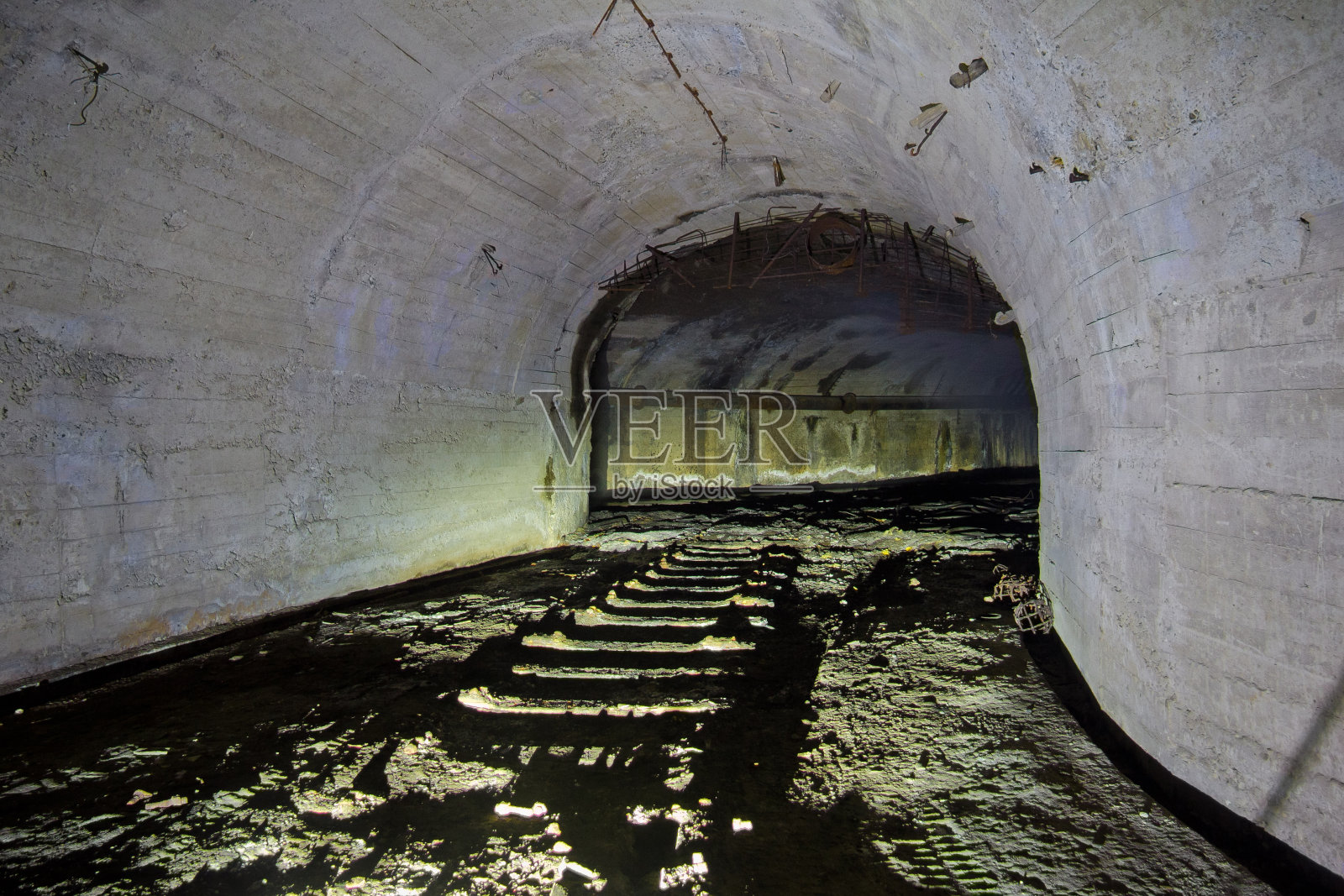 格鲁吉亚阿布哈兹特克瓦尔切利的废弃煤矿照片摄影图片