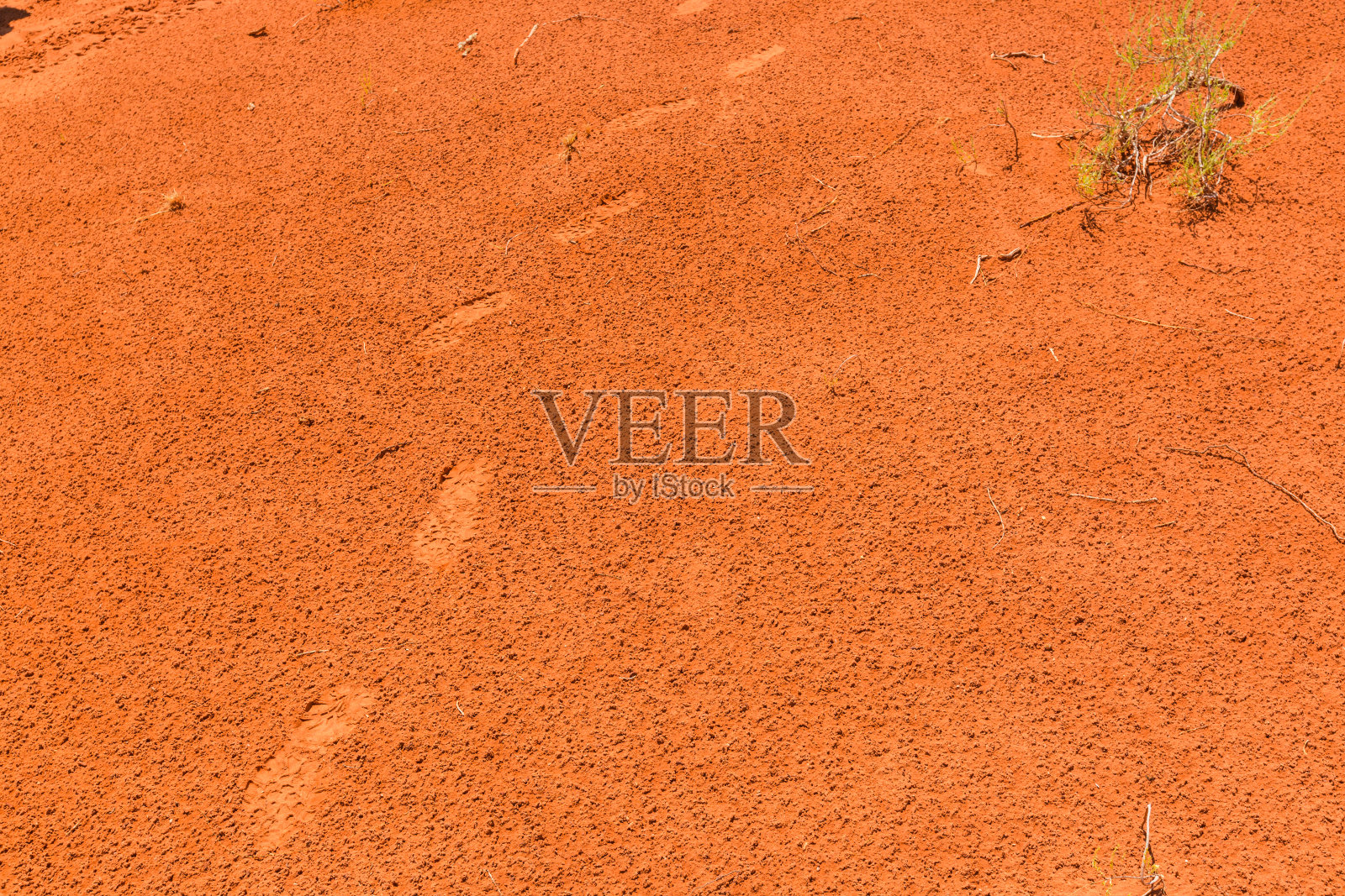 沙滩上的脚印照片摄影图片