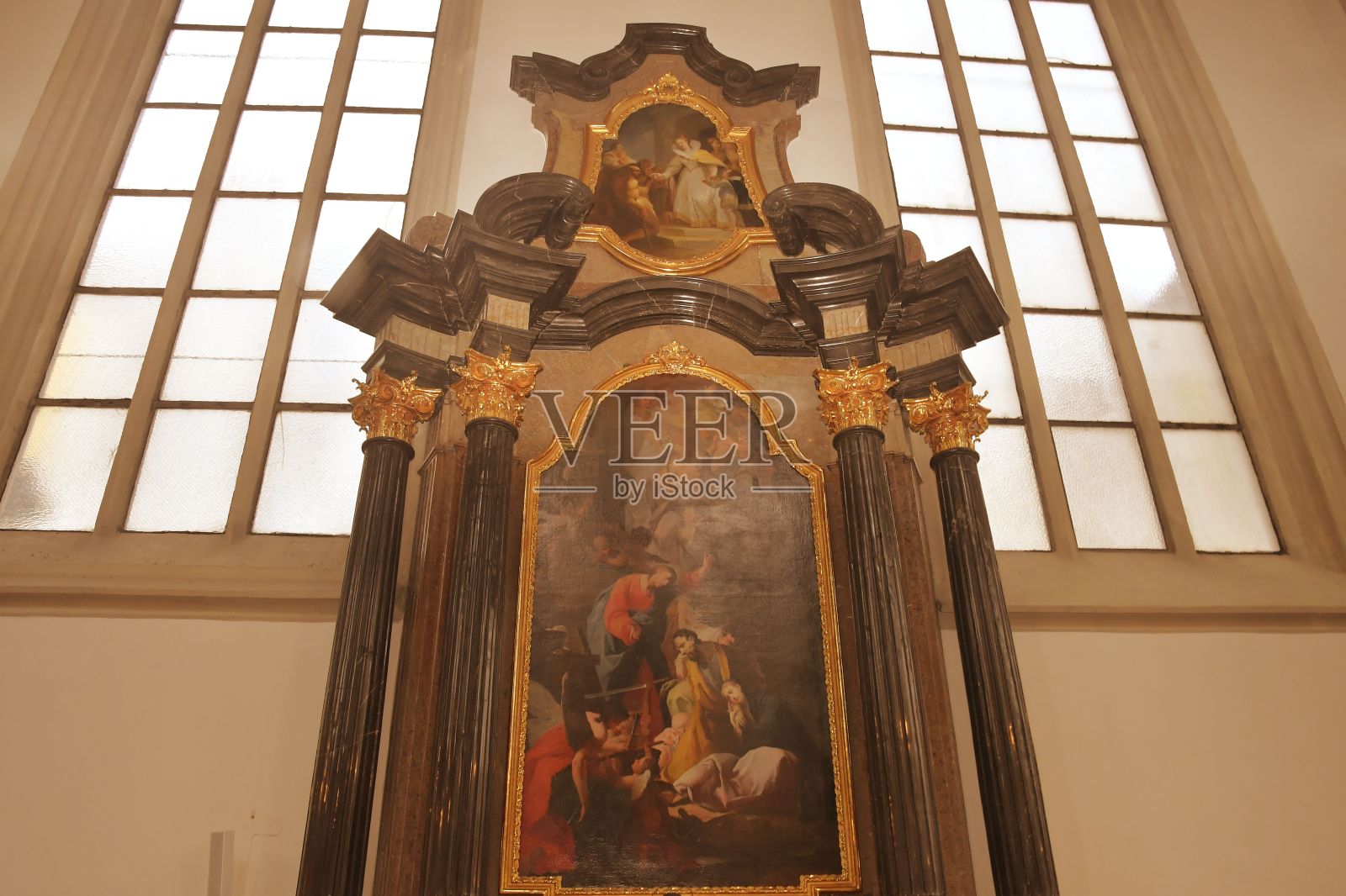 圣雅各长老教堂是位于布尔诺雅库布广场的一座晚期哥特式三中殿教堂照片摄影图片