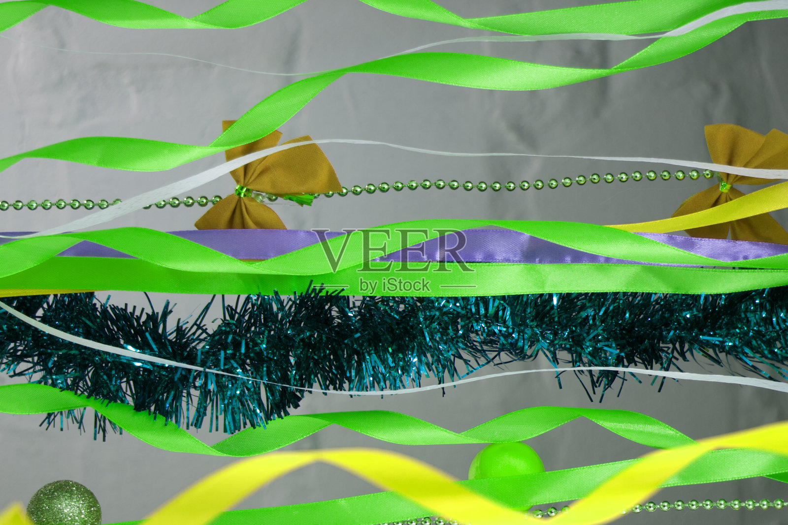 飘带在风中飘扬照片摄影图片