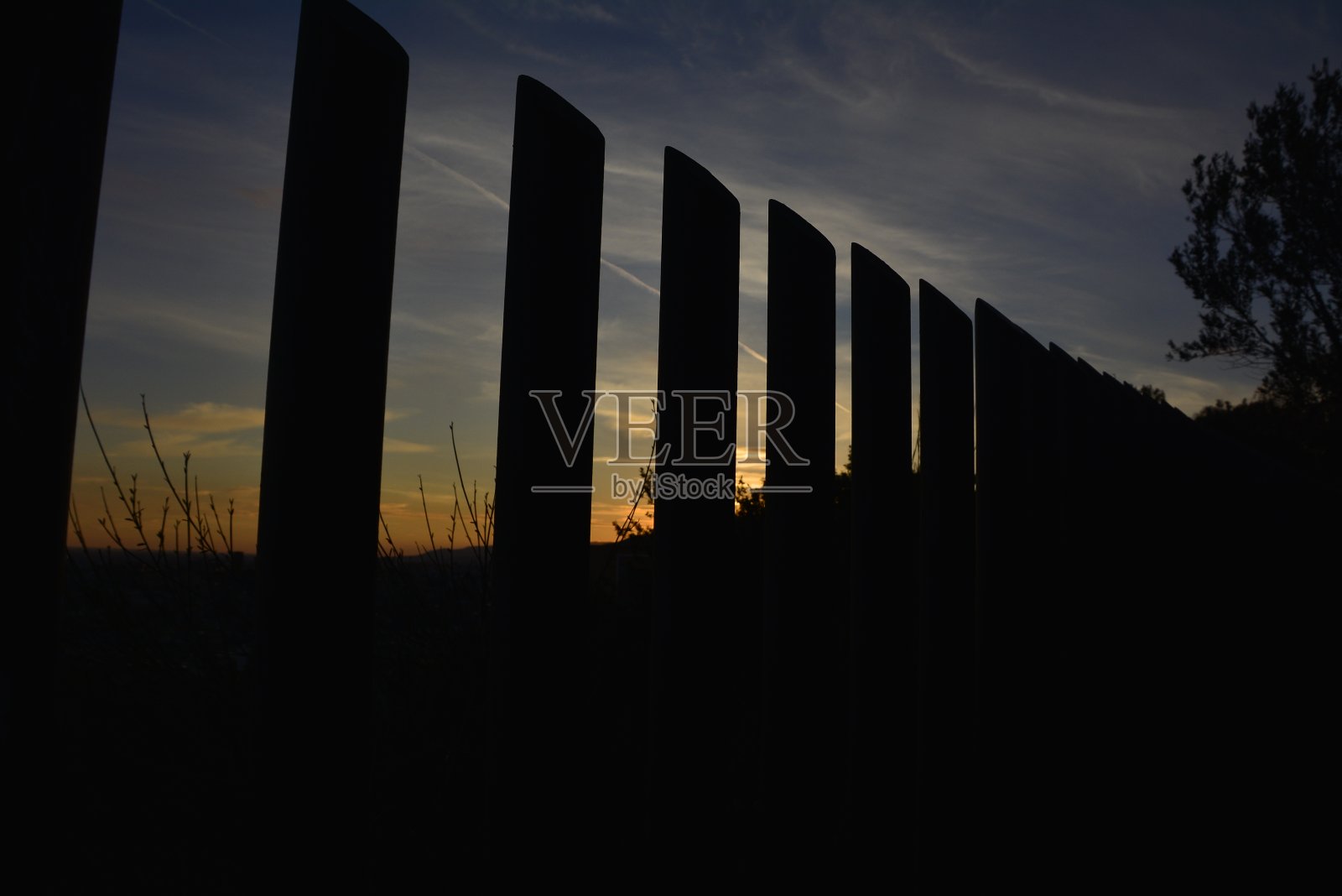 日落在巴塞罗那照片摄影图片
