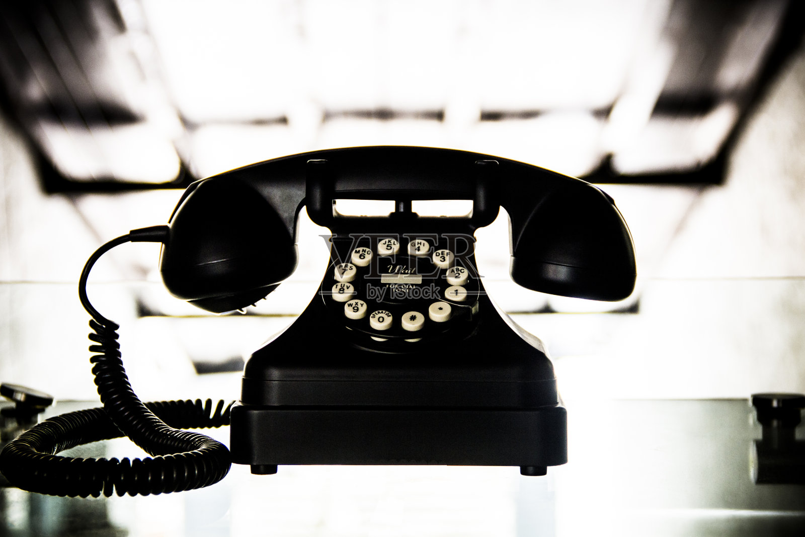 老式的黑白电话照片摄影图片