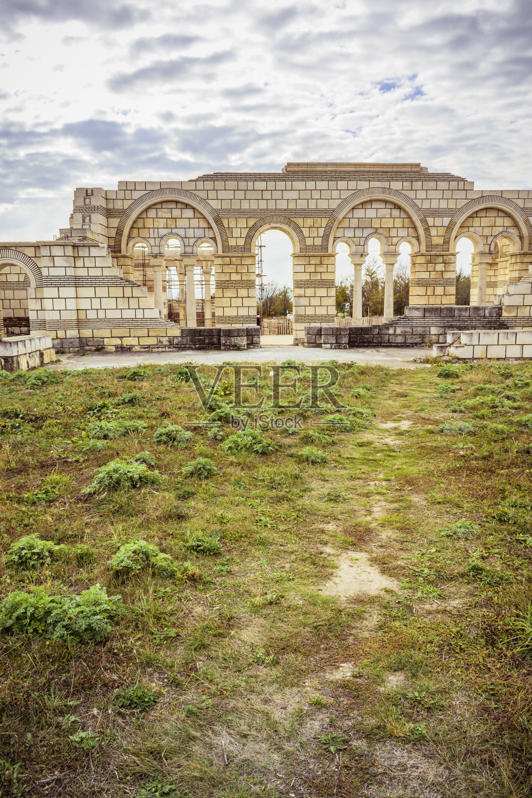 普利斯卡的古老大教堂。中世纪欧洲东南部最大的。照片摄影图片