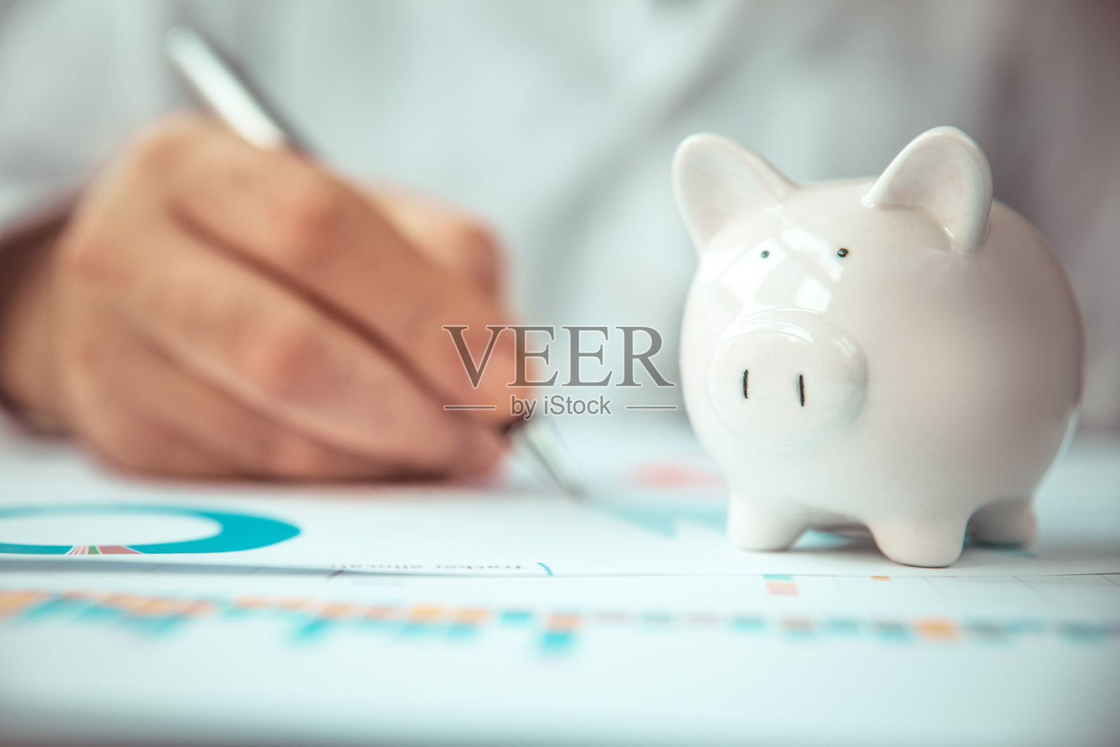 财务图表分析照片摄影图片