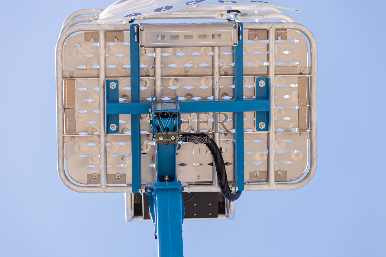 起重机在篮子里照片摄影图片