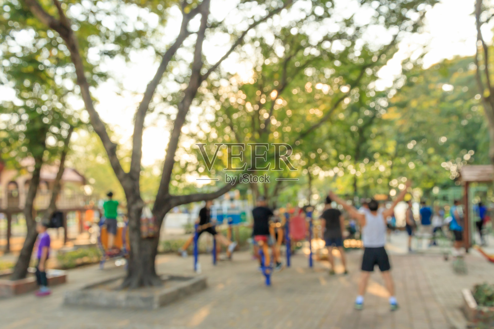 健身机器中心照片摄影图片