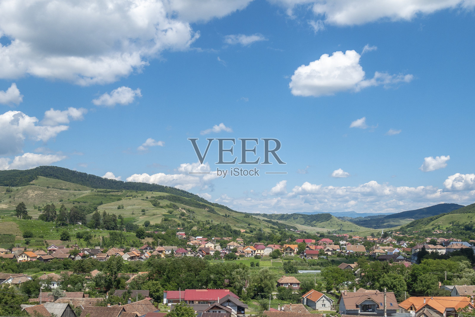 罗马尼亚布科维纳的夏日风景照片摄影图片