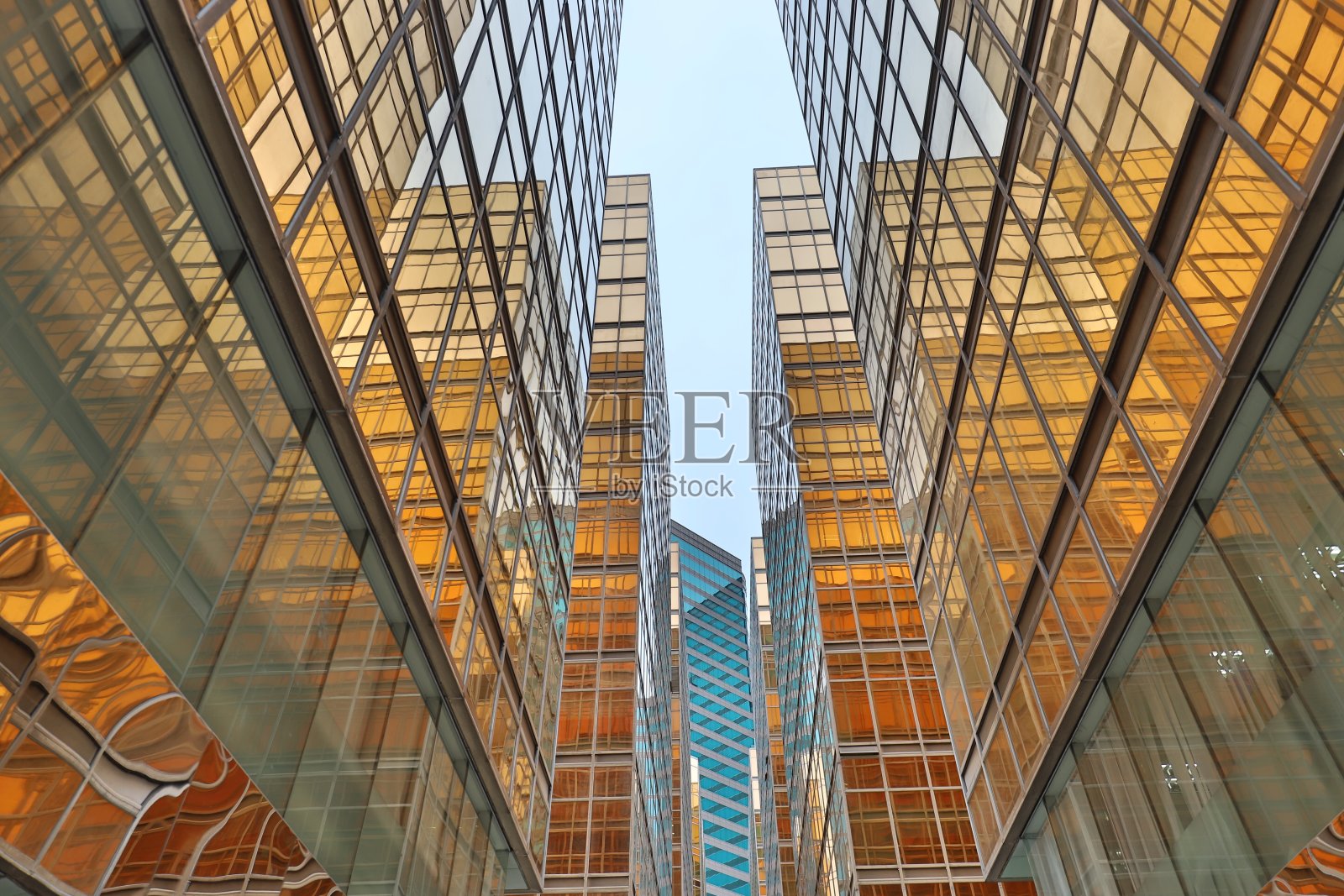 位于尖沙咀的金窗大厦照片摄影图片