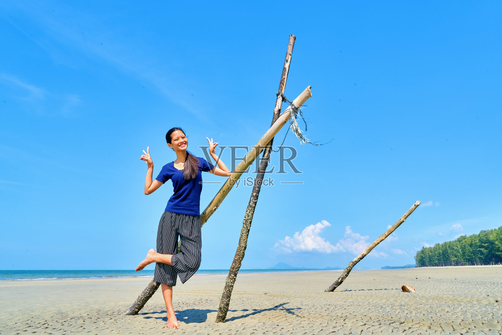 漂亮的女人摆姿势照片摄影图片