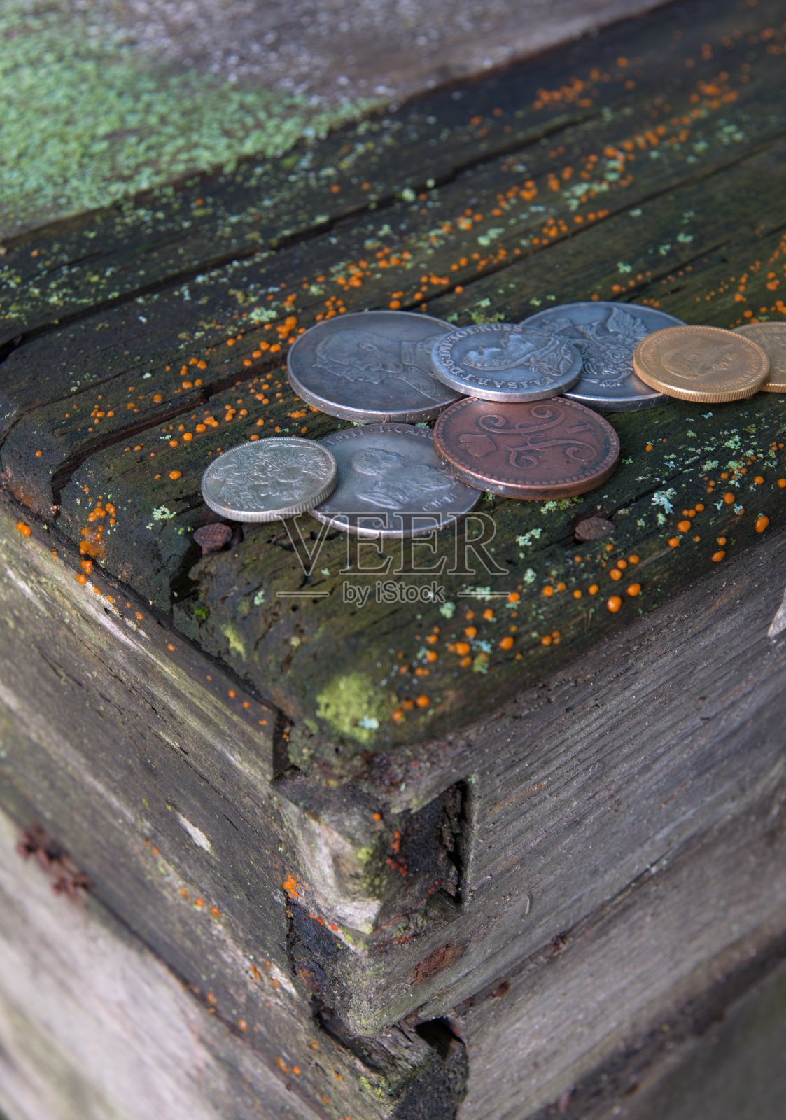 旧钱和硬币。钱币和收集钱。俄罗斯帝国和世界货币，银，金。照片摄影图片