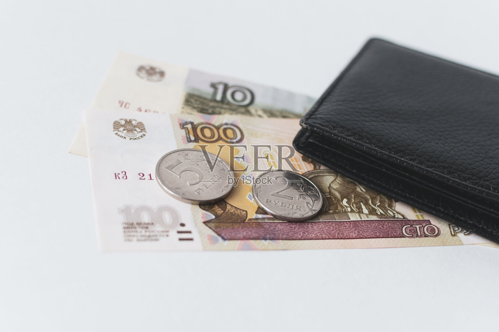 117俄罗斯卢布和黑色皮夹照片摄影图片