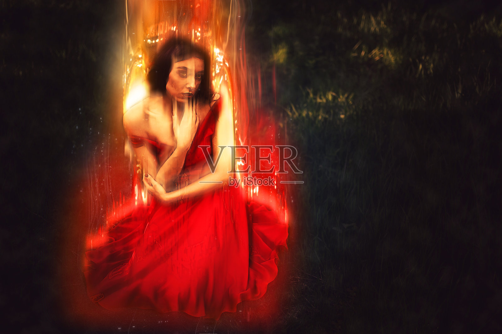 穿红衣服的漂亮女人照片摄影图片