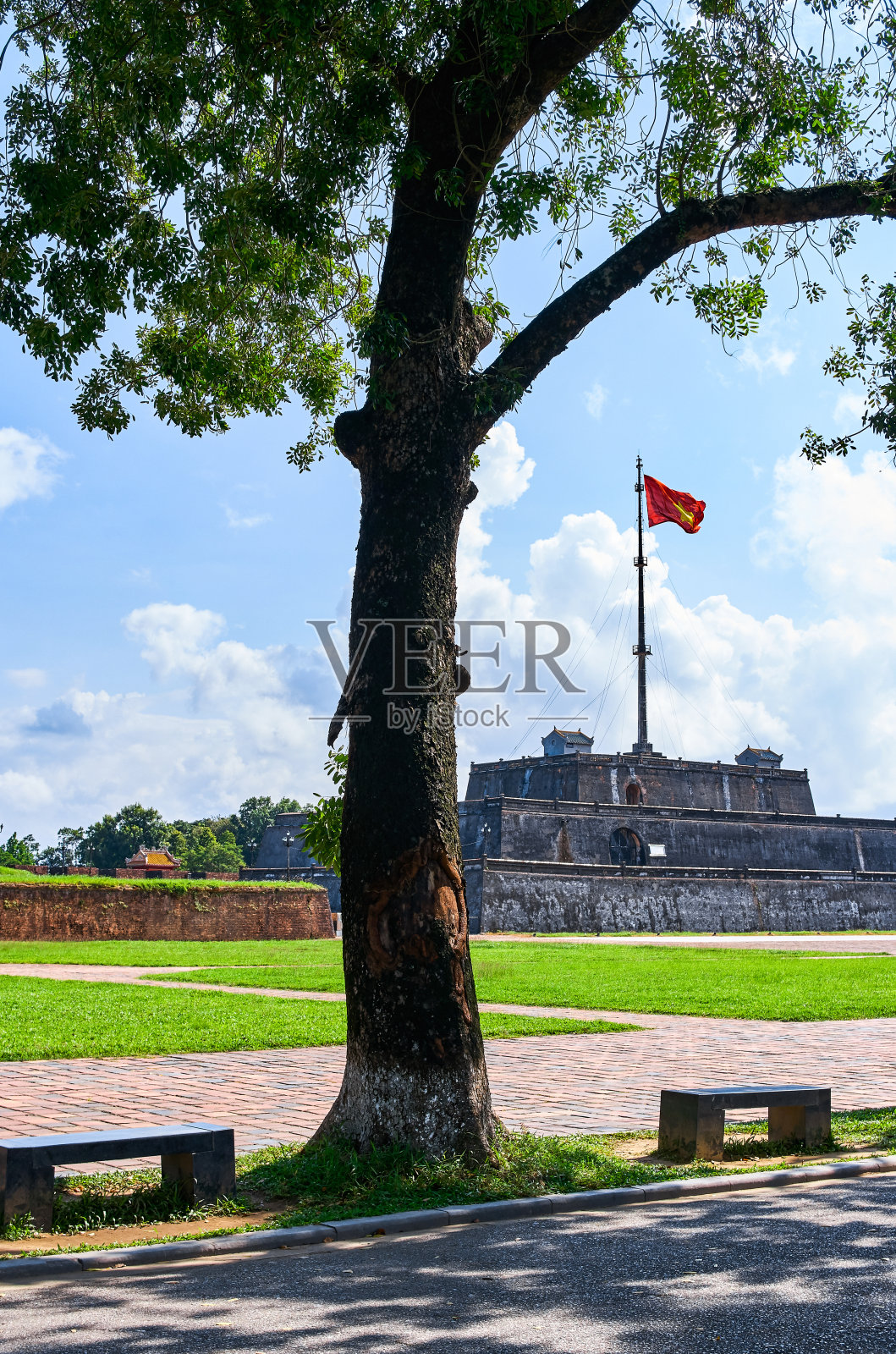越南顺化帝国城堡旗塔照片摄影图片