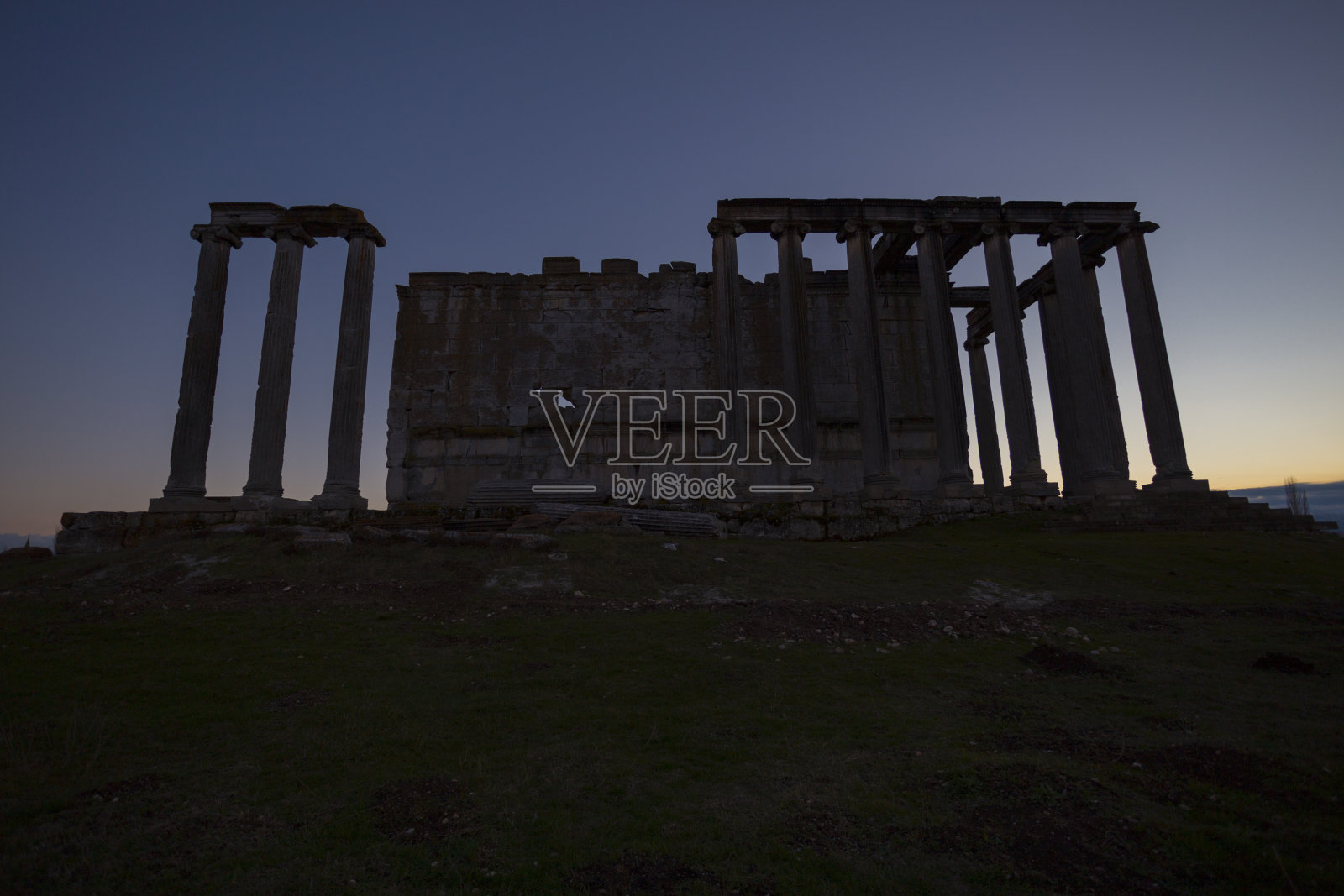 土耳其库塔哈亚卡夫达希萨尔的艾佐奈古城照片摄影图片