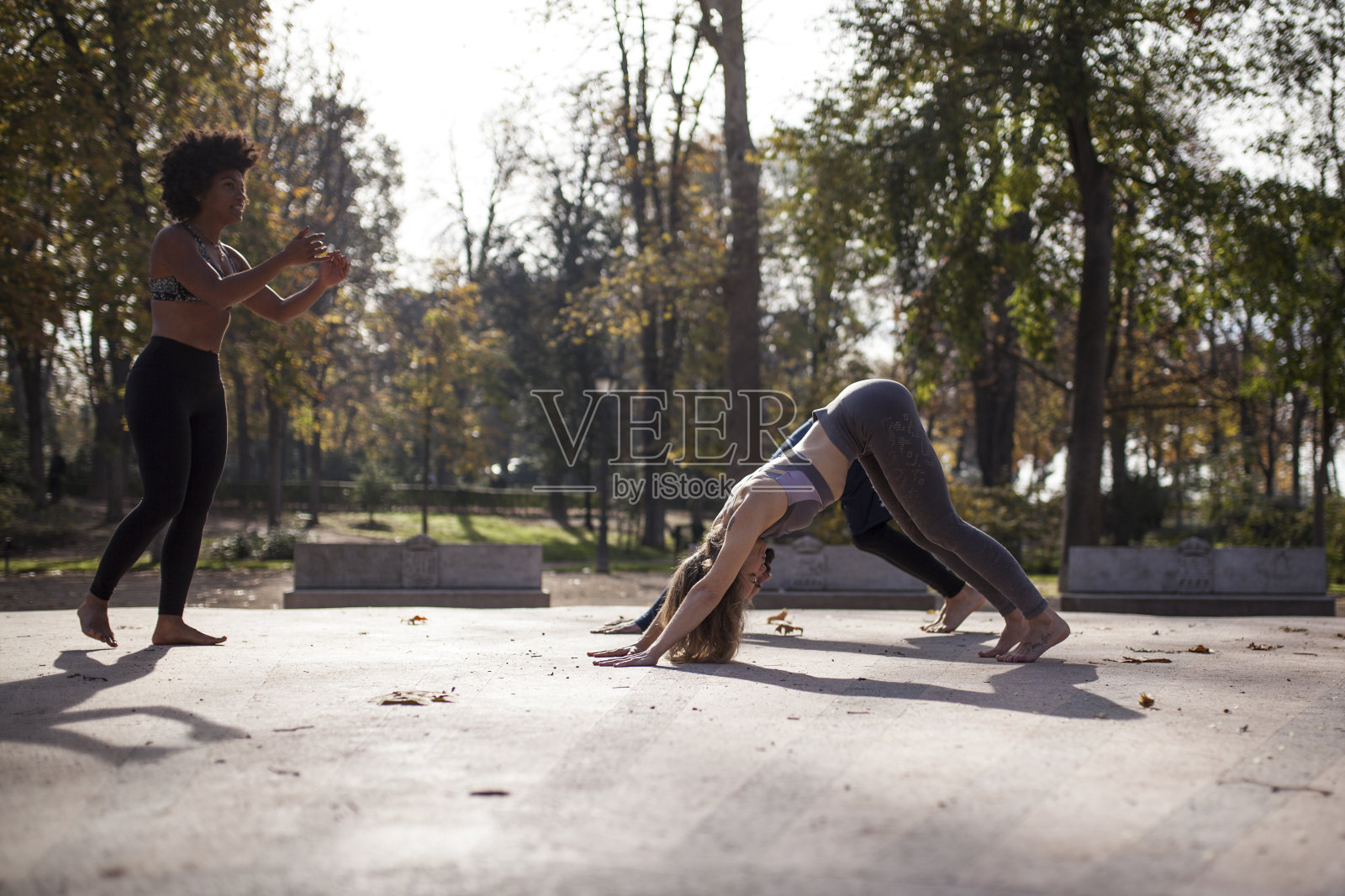 瑜伽户外照片摄影图片