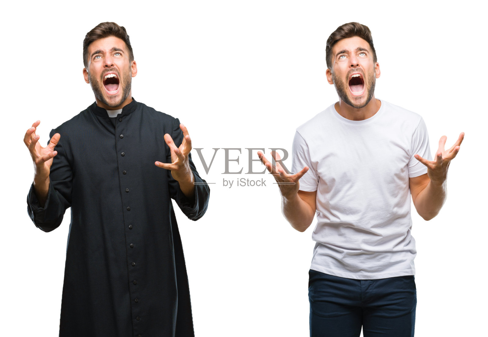 拼贴英俊的年轻人和天主教牧师在孤立的背景疯狂和疯狂的大喊大叫，与侵略性的表情和手臂举起。挫折的概念。照片摄影图片
