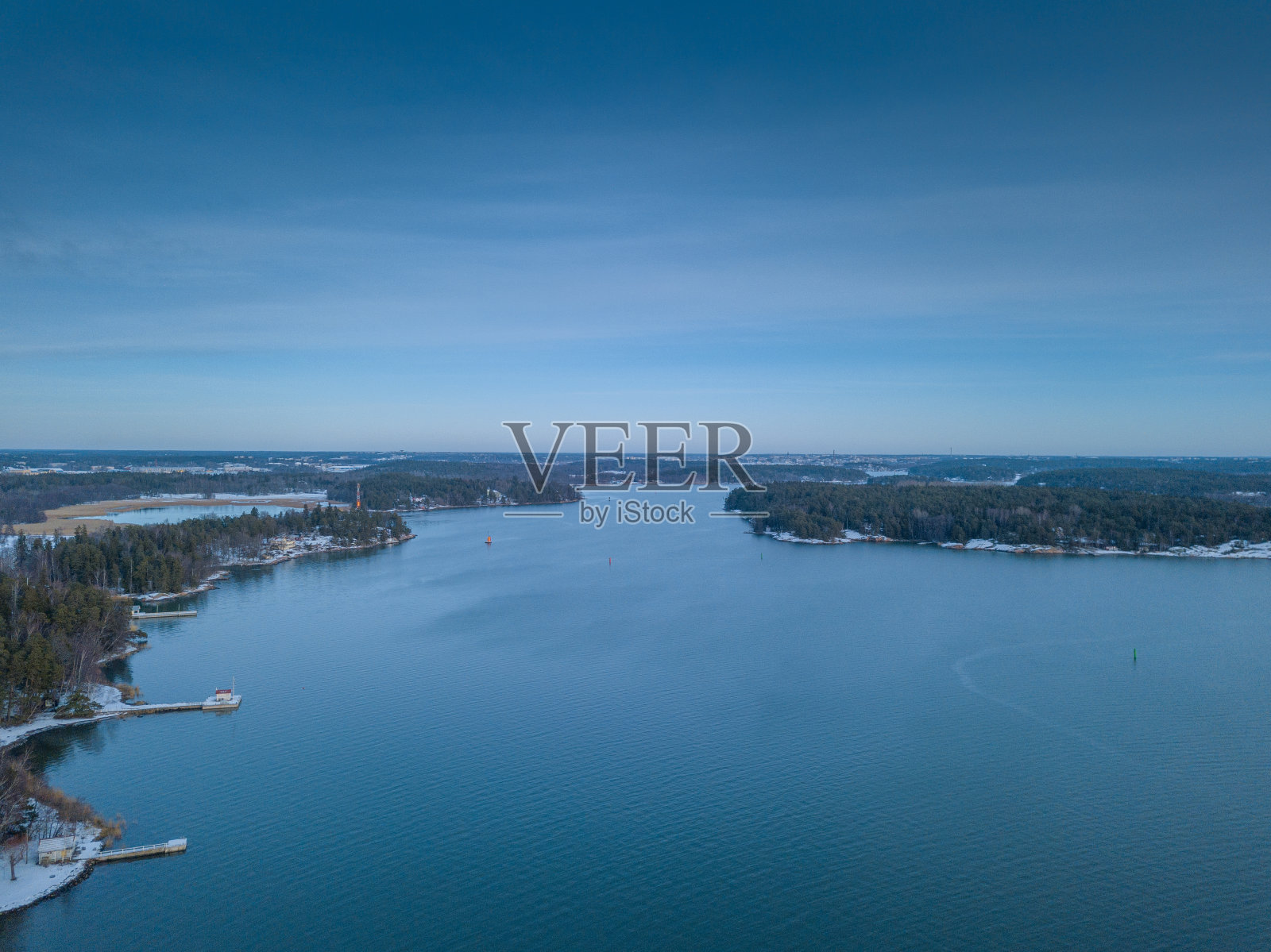 来自芬兰图尔库Ruissalo Kuuvannokka的冬季航拍照片。拍摄于2019年1月。照片摄影图片