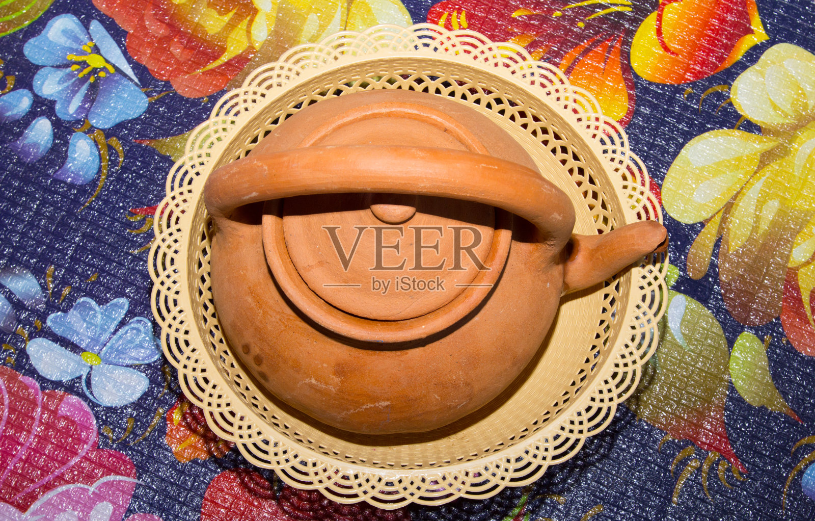 俯视图，陶罐，泰国古代文化水罐。照片摄影图片