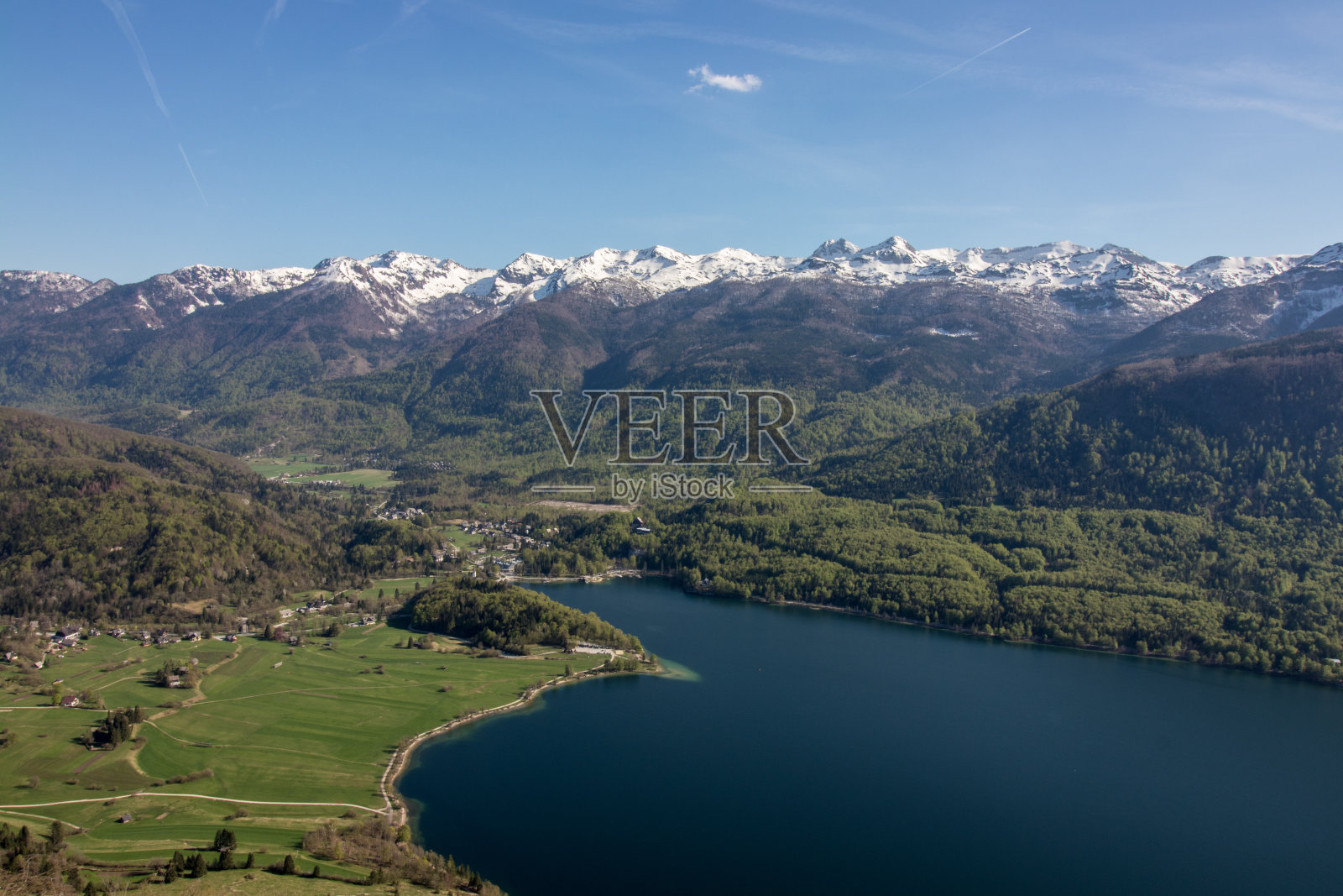 从Vogar山的Bohinj山谷照片摄影图片