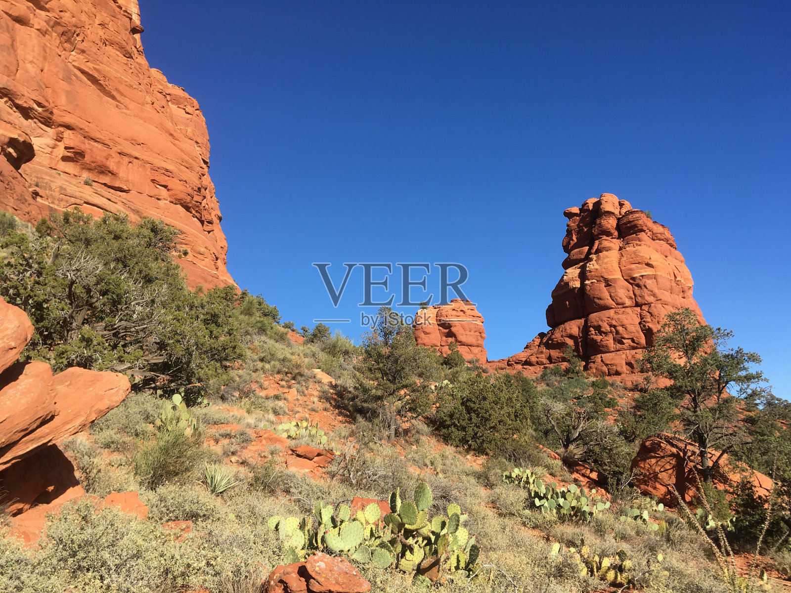 红色岩层照片摄影图片